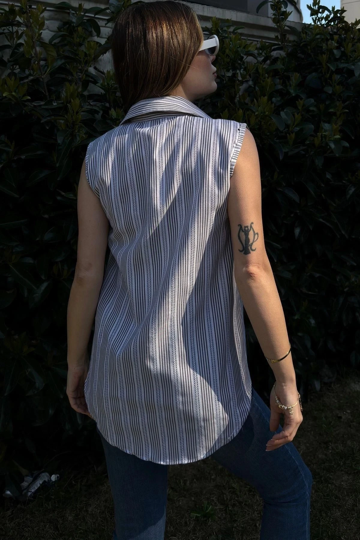 Kadın Anrasit Çizgili, Dokulu Yazlık Kumaş, Yarım Patlı, Sıfır Kollu Bluz