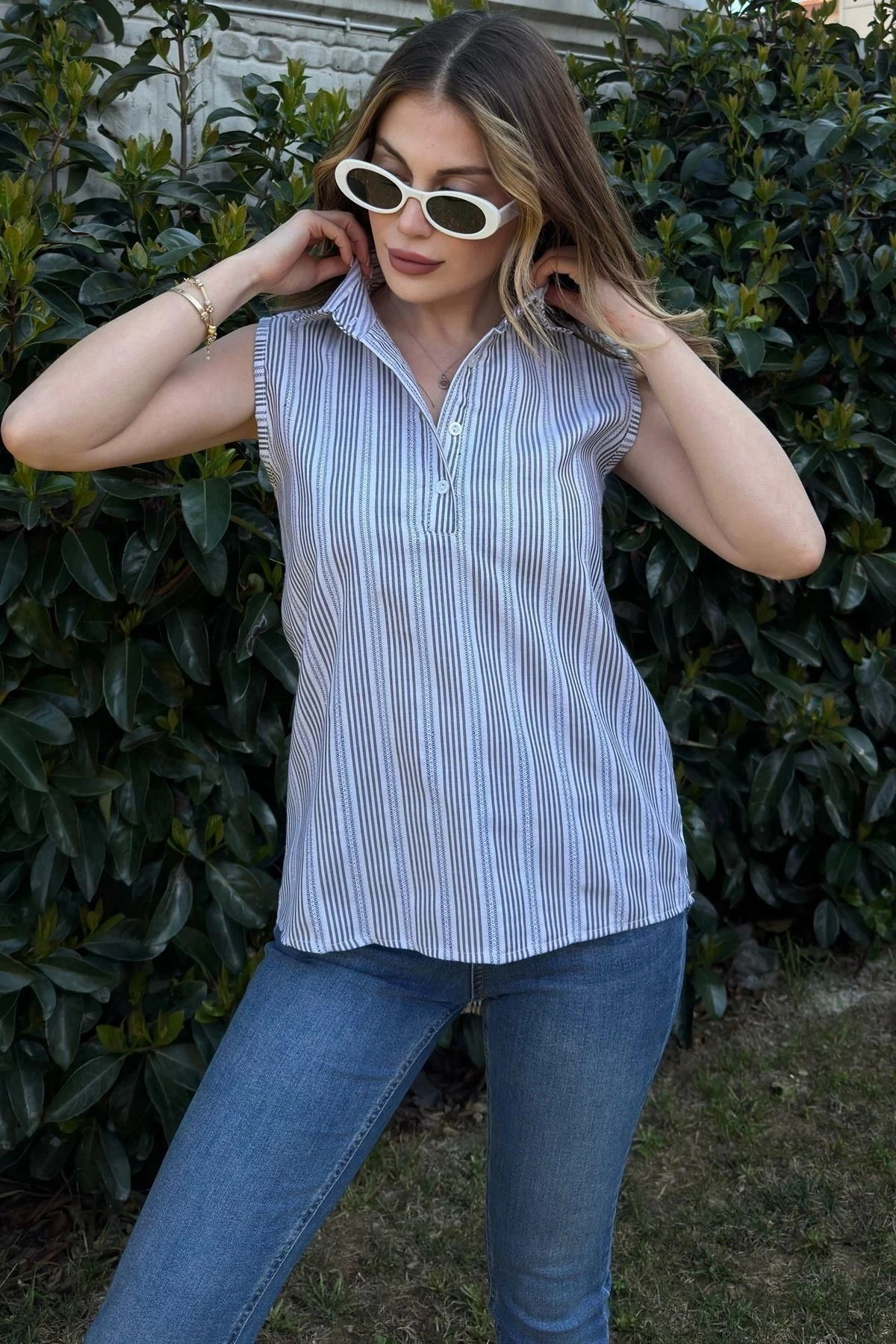 Kadın Anrasit Çizgili, Dokulu Yazlık Kumaş, Yarım Patlı, Sıfır Kollu Bluz