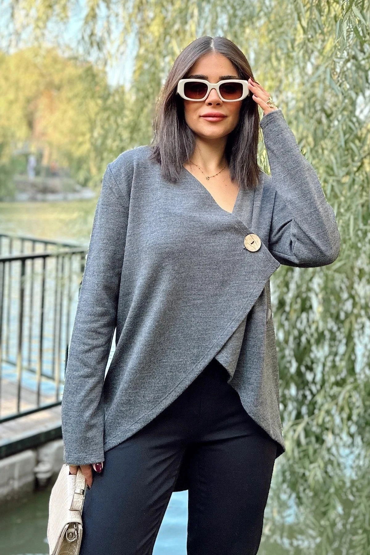 Kadın Antrasit Asimetrik Kesim, Düğmeli, Salaş Hırka Bluz