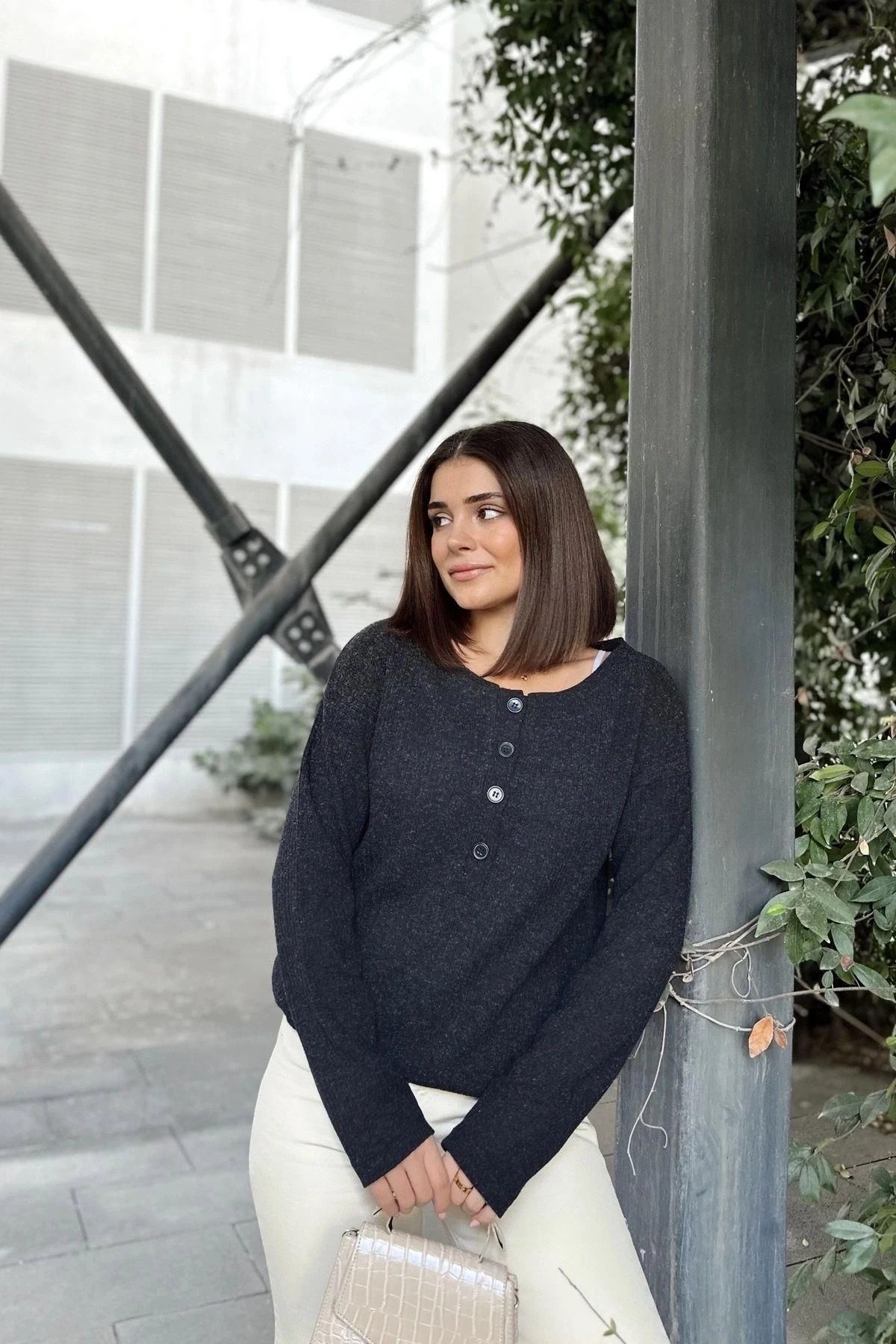 Kadın Antrasit Yumuşak Dokulu, Düğmeli Bisiklet Yaka, Regular Kesim Triko Kazak, Bluz