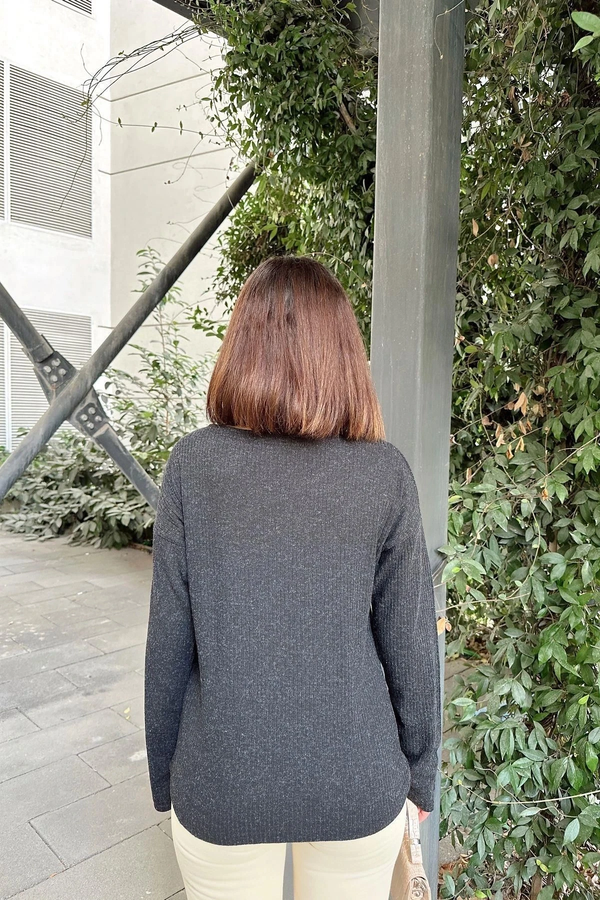 Kadın Antrasit Yumuşak Dokulu, Düğmeli Bisiklet Yaka, Regular Kesim Triko Kazak, Bluz