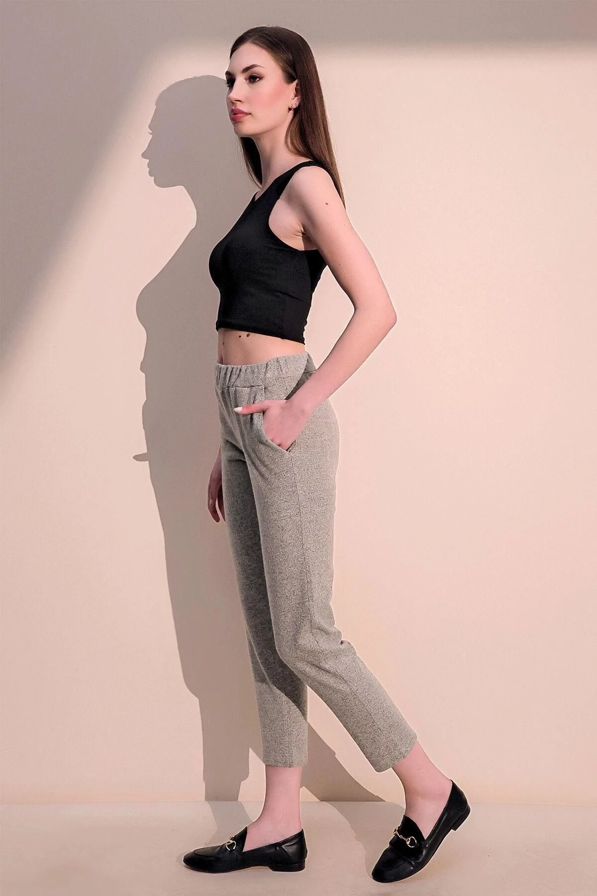 Kadın Bej Beli Lastikli Cepli Yumuşak Dokulu Salaş Eşofman Altı - Düz Kesim ve Giy Çık