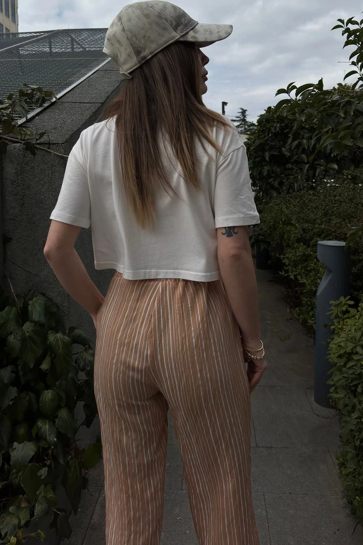 Kadın Bej Çizgili, Beli Lastikli, Cepli, Salaş Spor Pantolon