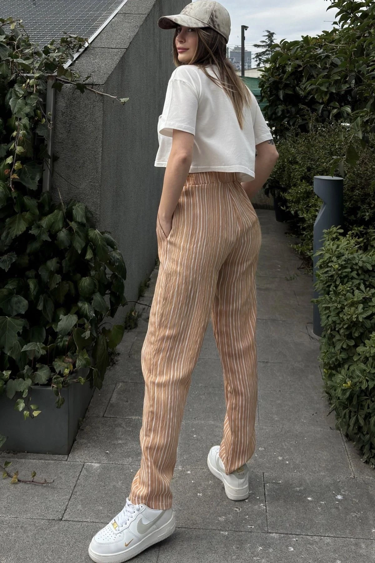 Kadın Bej Çizgili, Beli Lastikli, Cepli, Salaş Spor Pantolon