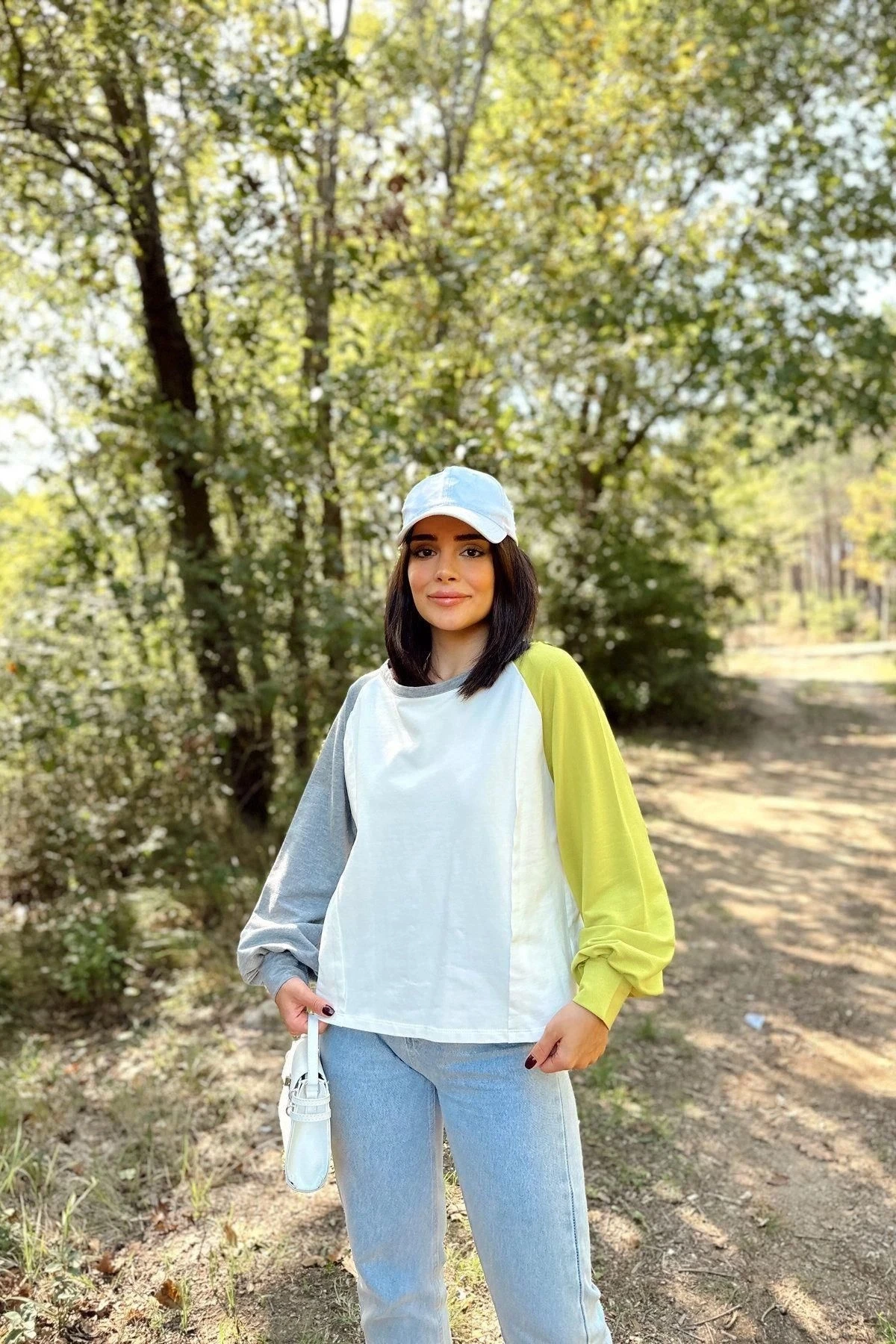 Kadın Beyaz Uzun Balon Kol, Yuvarlak Yaka, Kolları Double Color Block Basic Sweatshirt Bluz