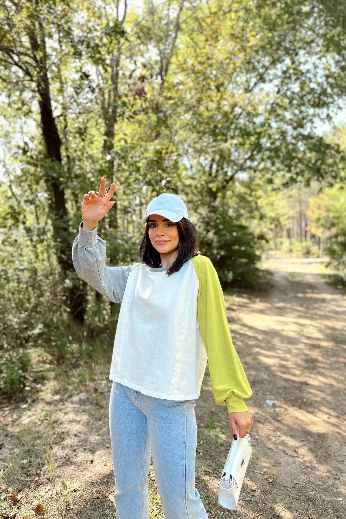 Kadın Beyaz Uzun Balon Kol, Yuvarlak Yaka, Kolları Double Color Block Basic Sweatshirt Bluz