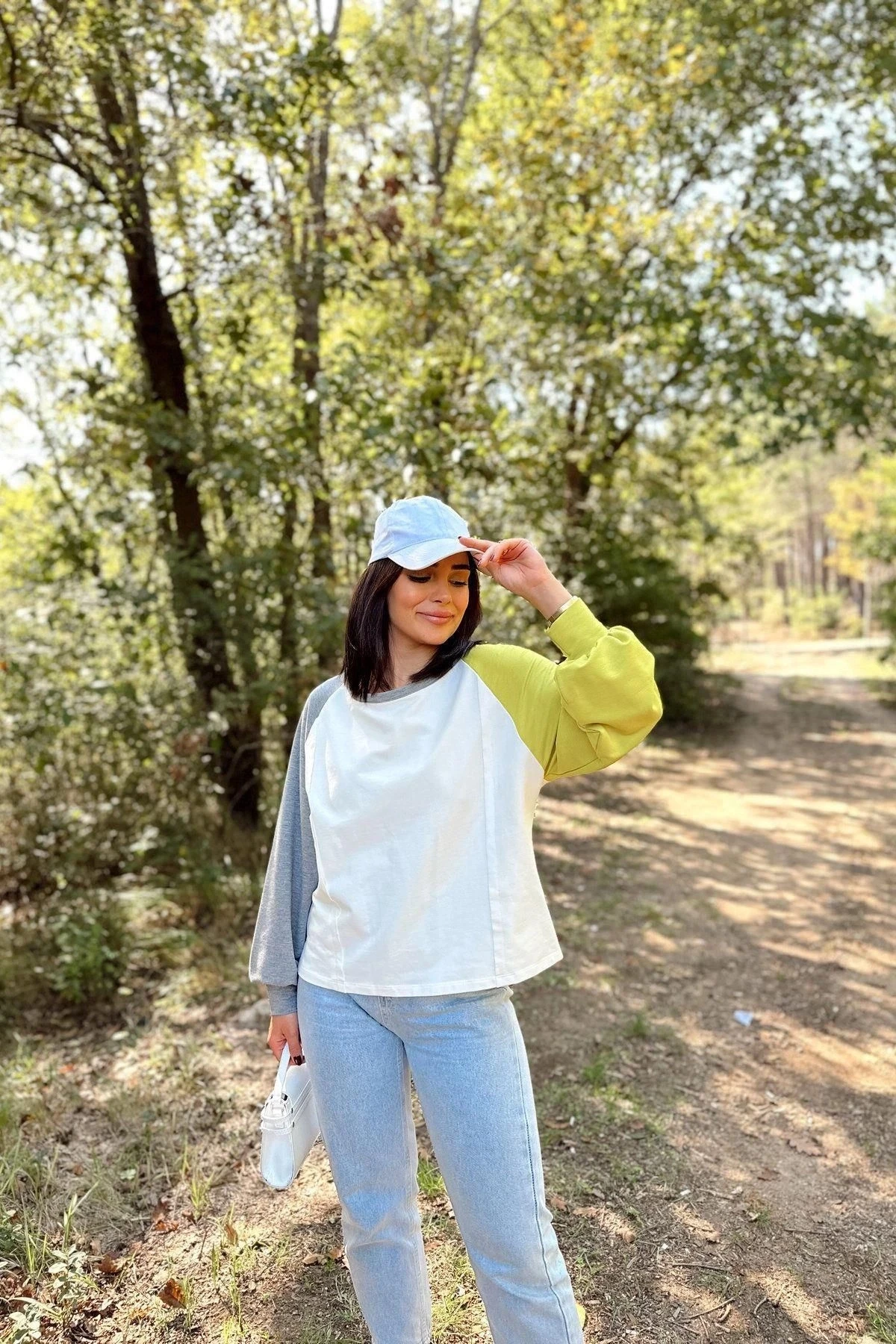 Kadın Beyaz Uzun Balon Kol, Yuvarlak Yaka, Kolları Double Color Block Basic Sweatshirt Bluz