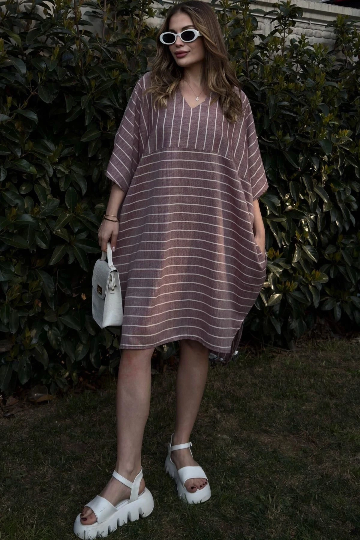 Kadın Bordo Çizgili Keten, Yarım Kol, V Yaka, Cepli, Salaş Midi Elbise