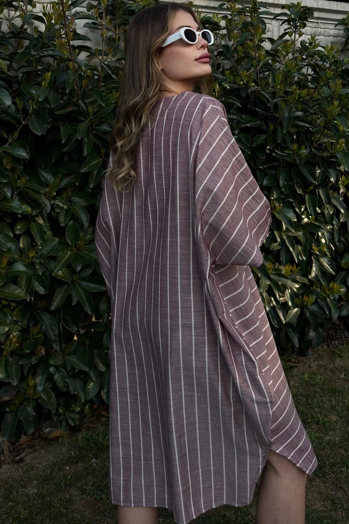 Kadın Bordo Çizgili Keten, Yarım Kol, V Yaka, Cepli, Salaş Midi Elbise