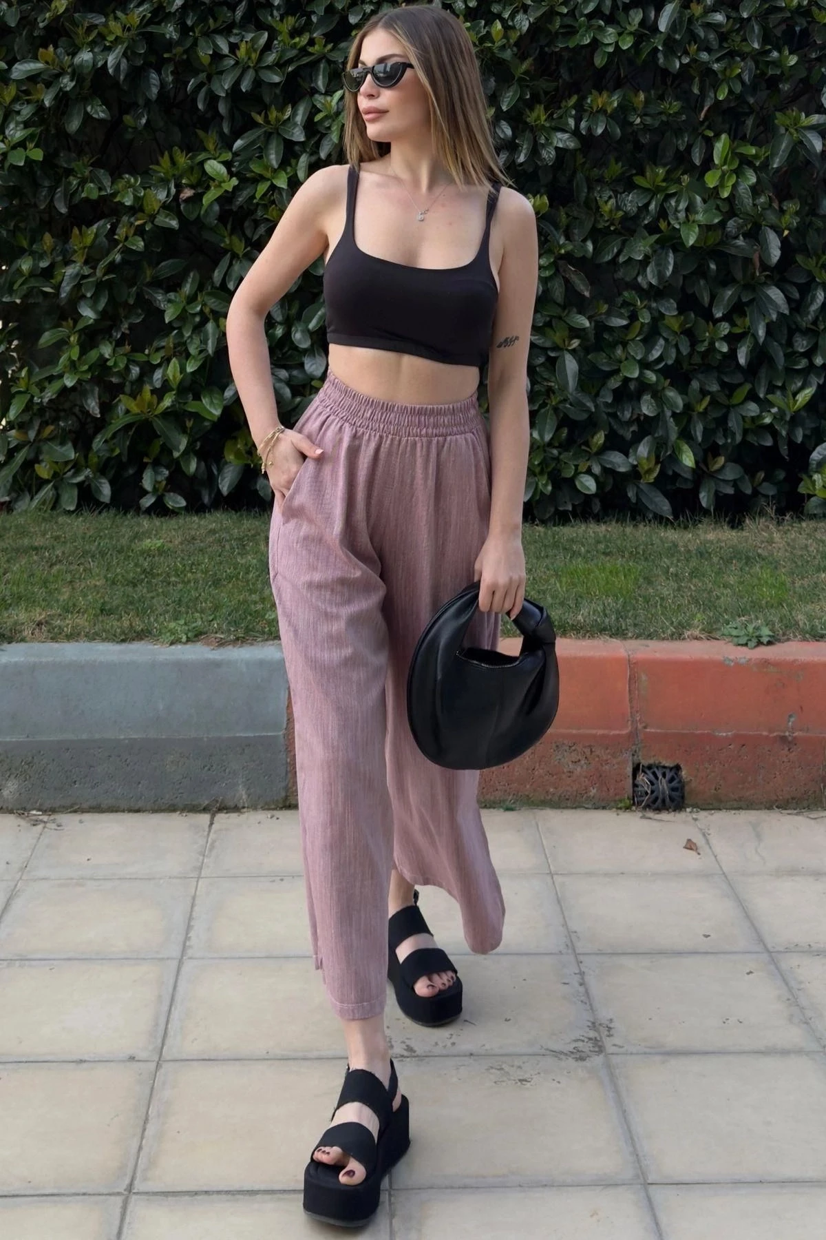 Kadın Bordo Lastikli Yüksek Bel, Cepli, Yırtmaçlı, Geniş Paça, Salaş Keten Kapri Pantolon