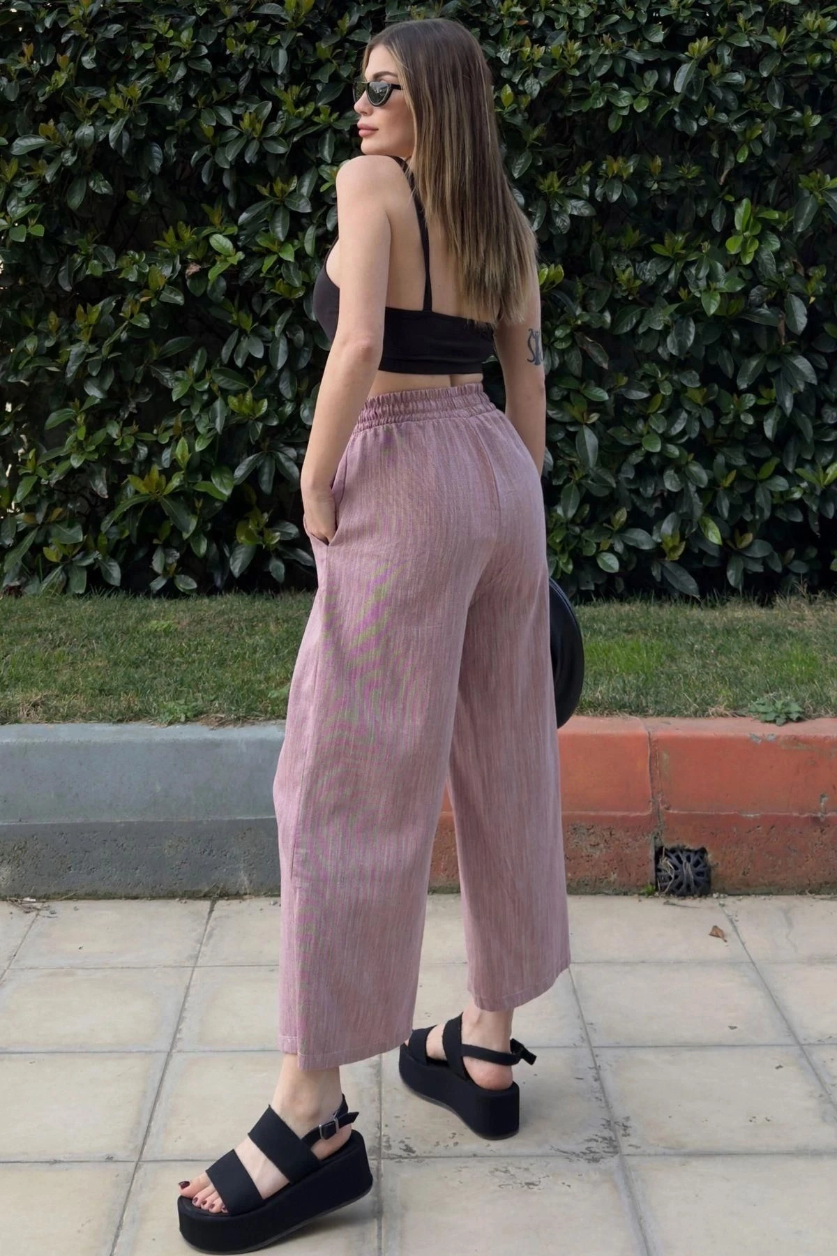 Kadın Bordo Lastikli Yüksek Bel, Cepli, Yırtmaçlı, Geniş Paça, Salaş Keten Kapri Pantolon