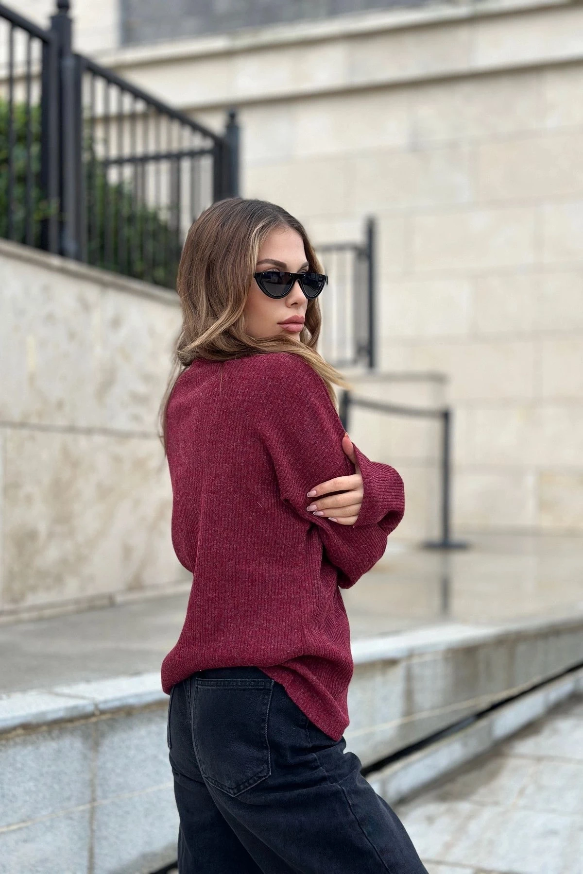 Kadın Bordo Yumuşak Dokulu Düğmeli Triko Kazak, Uzun Kol, Regular Kesim, Standart Boy.