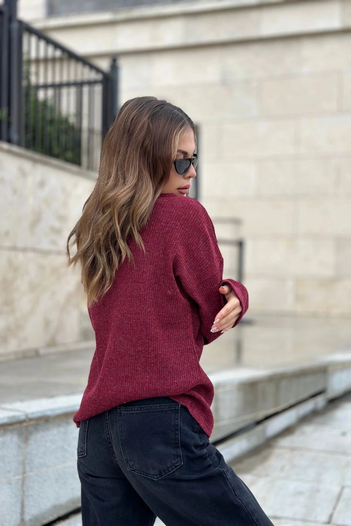 Kadın Bordo Yumuşak Dokulu Düğmeli Triko Kazak, Uzun Kol, Regular Kesim, Standart Boy.