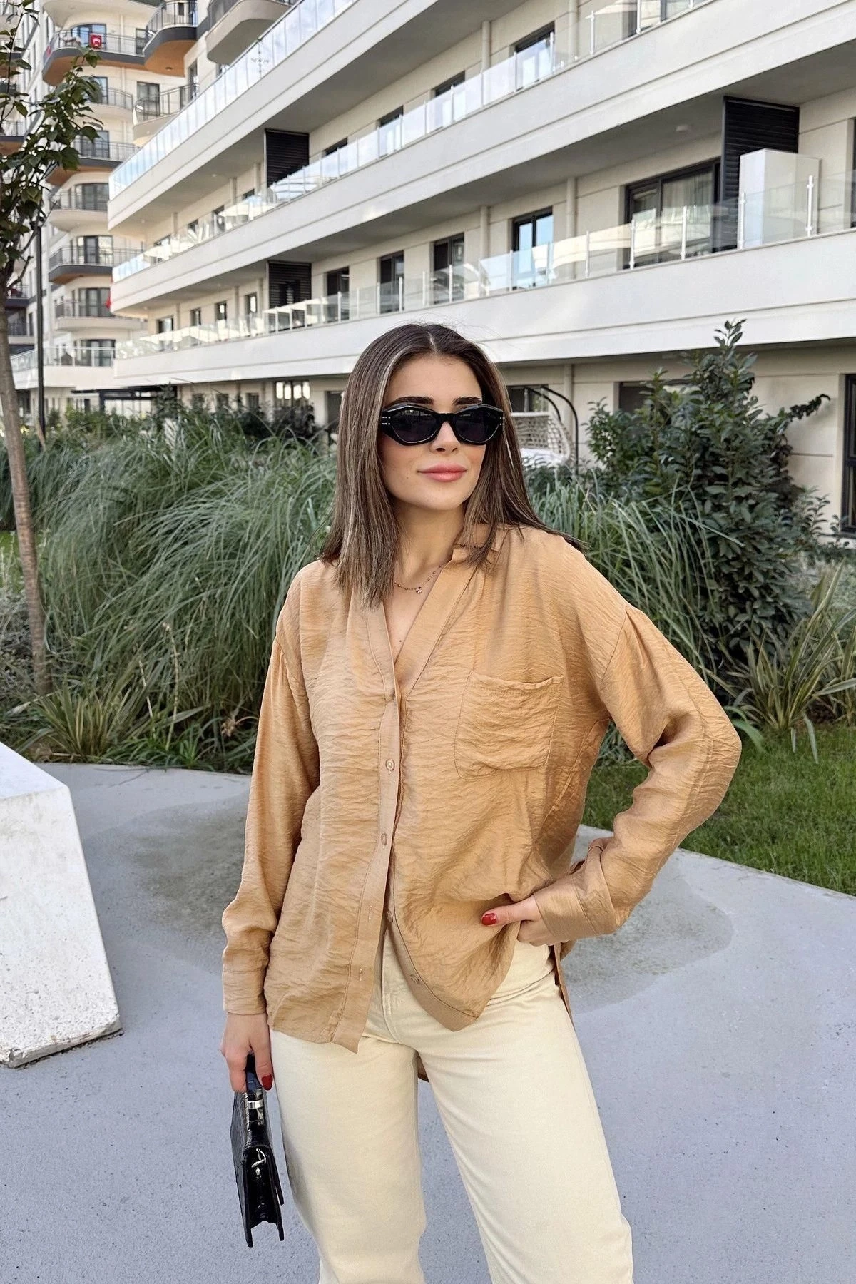 Kadın Camel V Yaka, Uzun Kol, Airobin Kumaş, Arkası Pliseli, Salaş Gömlek