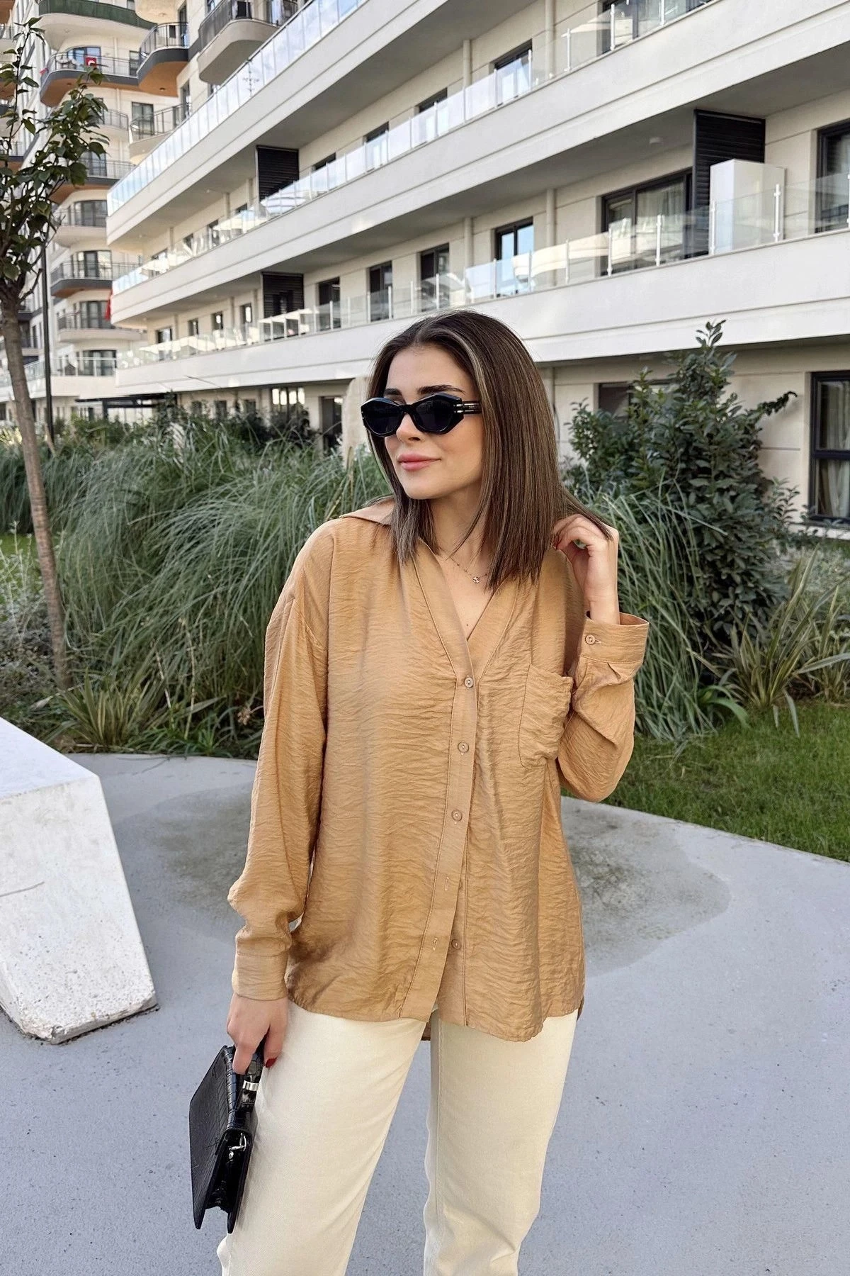 Kadın Camel V Yaka, Uzun Kol, Airobin Kumaş, Arkası Pliseli, Salaş Gömlek