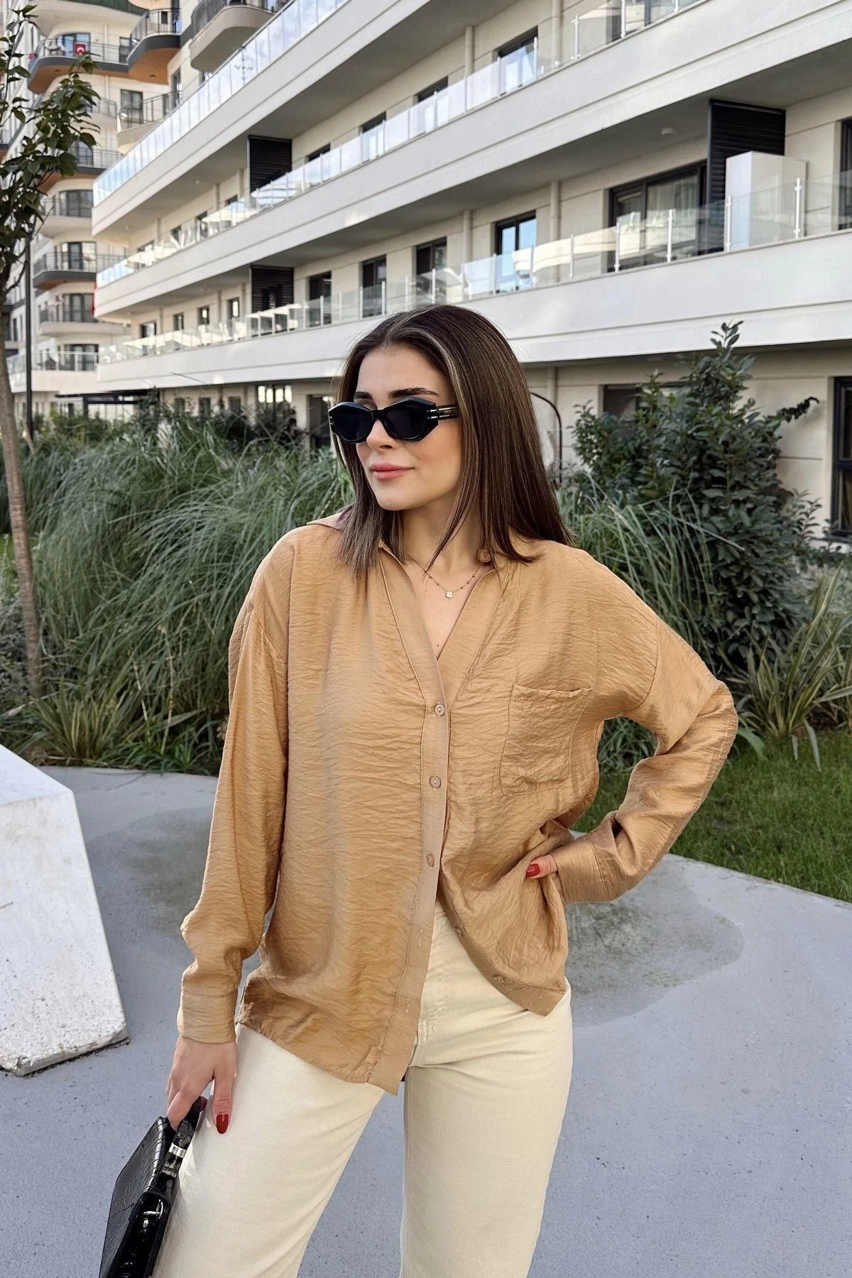 Kadın Camel V Yaka, Uzun Kol, Airobin Kumaş, Arkası Pliseli, Salaş Gömlek