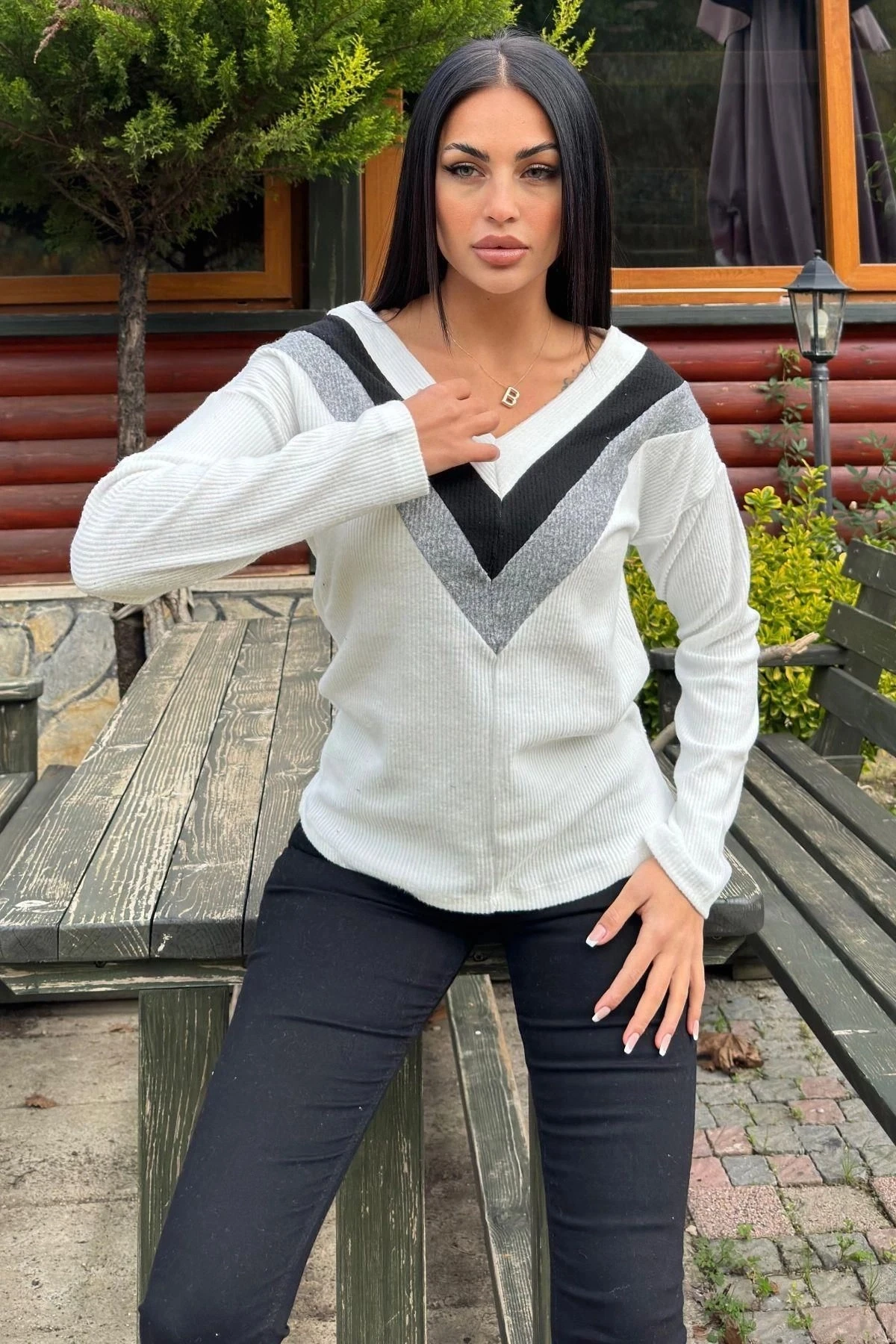 Kadın Ekru Uzun Kollu V Yaka Color Block Pamuklu Bluz Sweatshirt