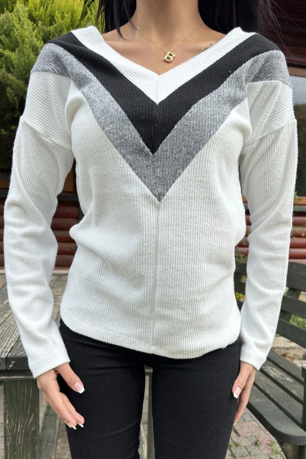 Kadın Ekru Uzun Kollu V Yaka Color Block Pamuklu Bluz Sweatshirt