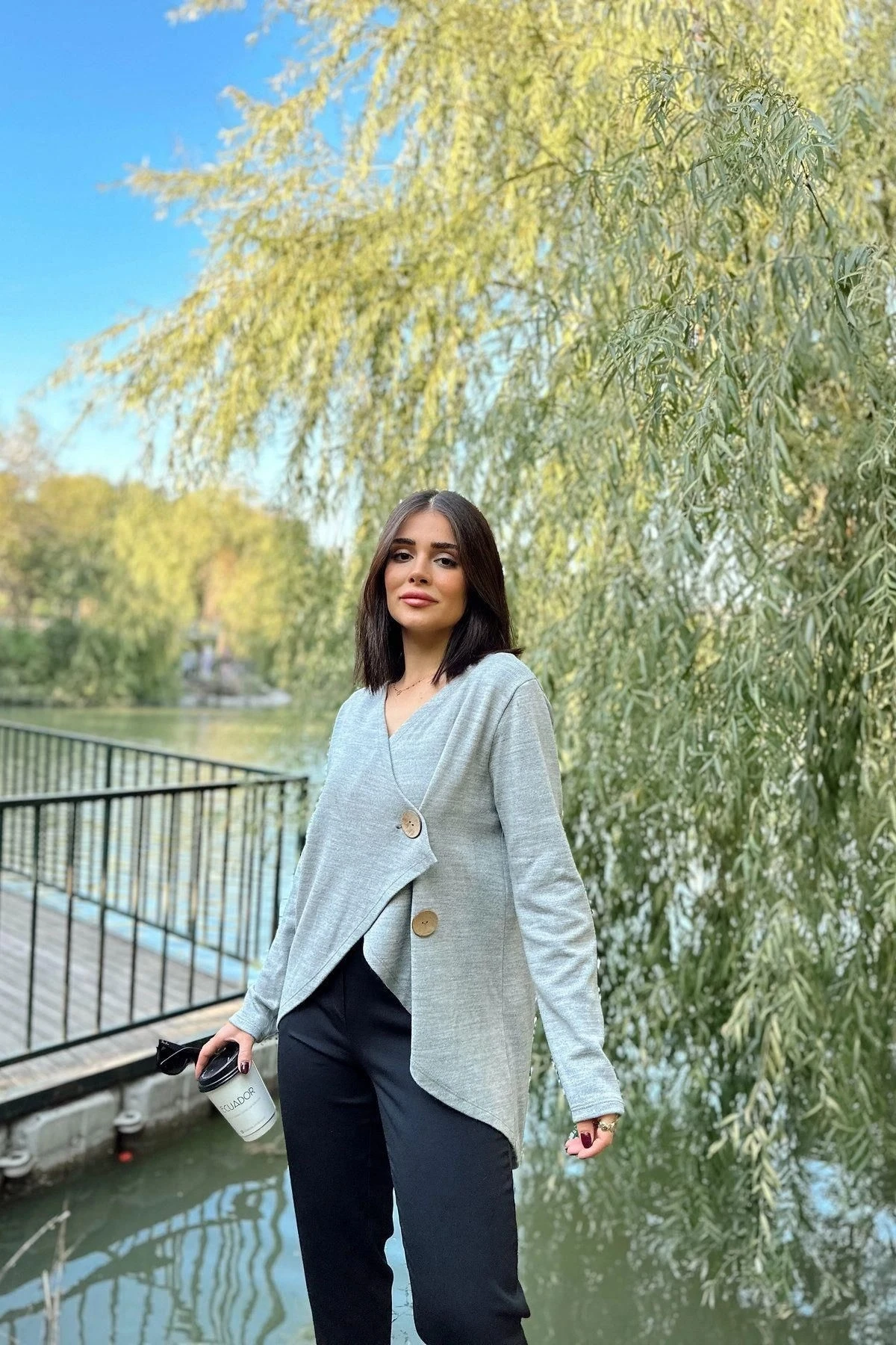 Kadın Gri Asimetrik Kesim, Düğmeli, Salaş Hırka Bluz