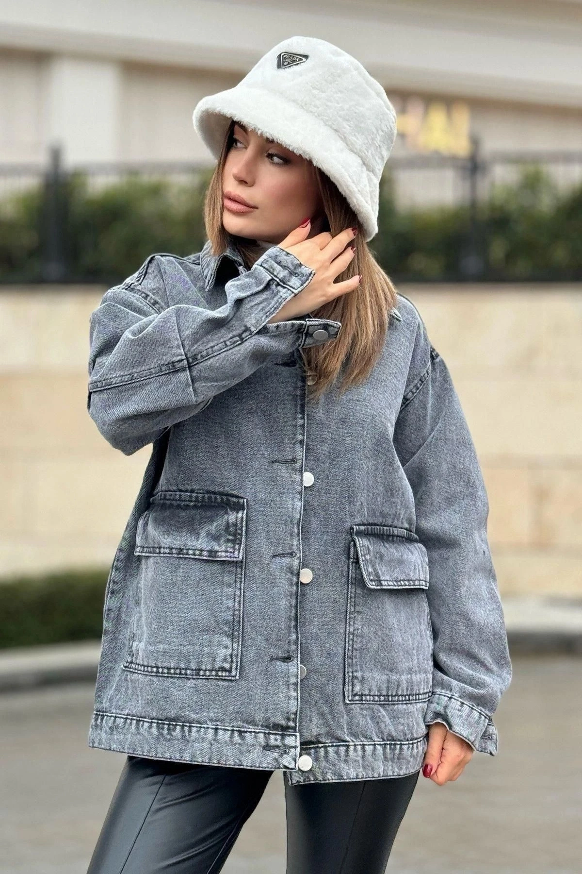 Kadın Gri Geniş Cepli, Kaliteli Jeans Kumaş, Salaş Kot Ceket