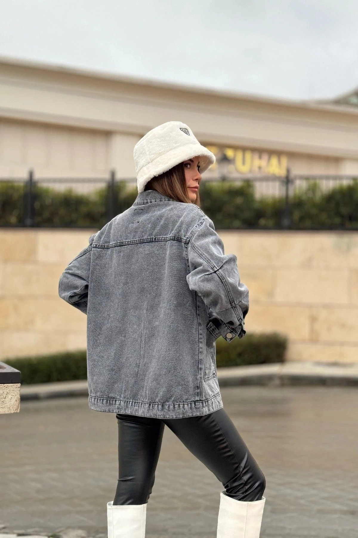 Kadın Gri Geniş Cepli, Kaliteli Jeans Kumaş, Salaş Kot Ceket