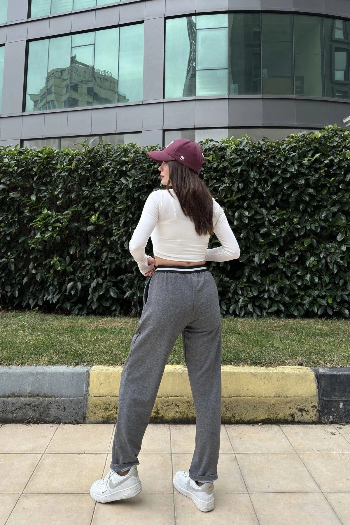 Kadın Gri Lastikli Bel, Bağcık Detaylı, Rahat Kalıp Eşofman Altı