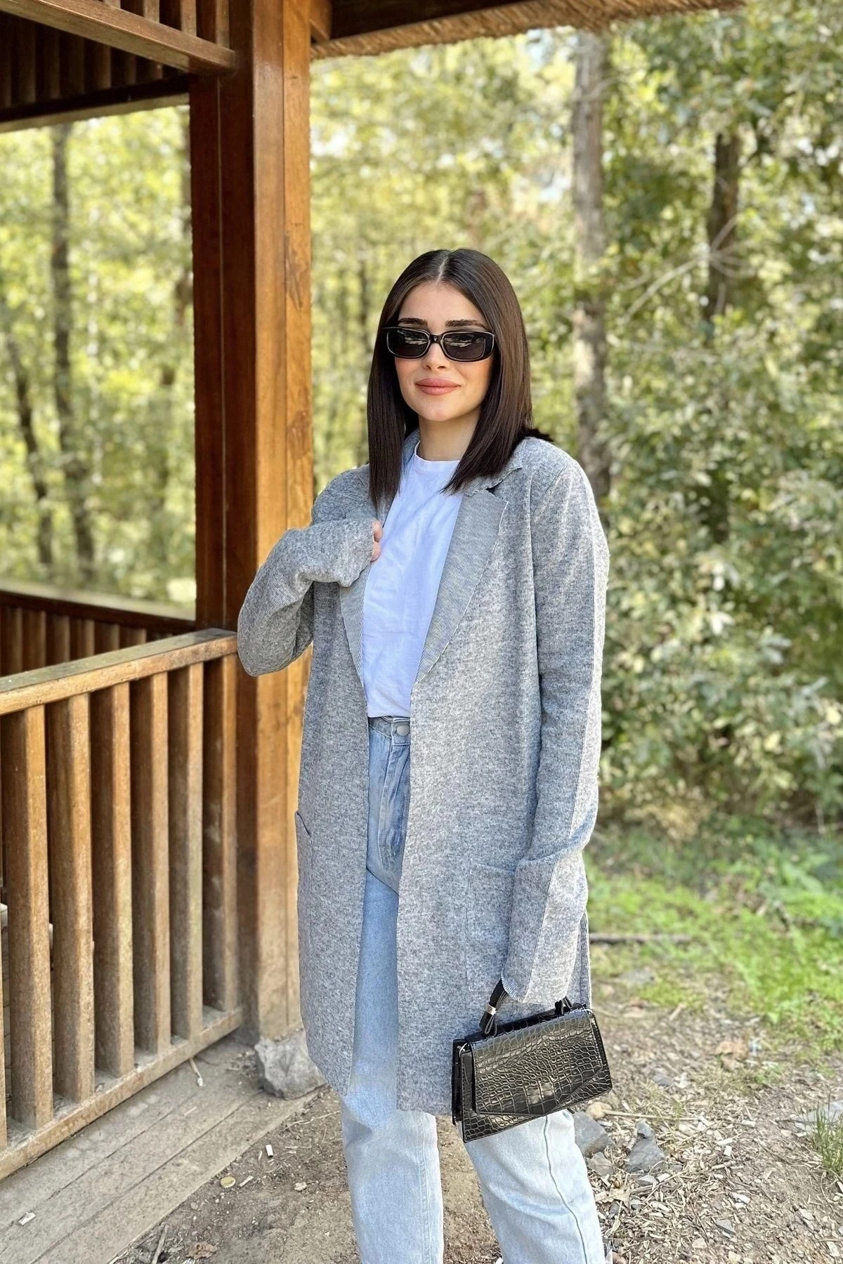 Kadın Gri Uzun Kol, Dokulu Kumaş, Lazer Kesim, Çift Cep Uzun Ceket Hırka - Tesettüre Uygun