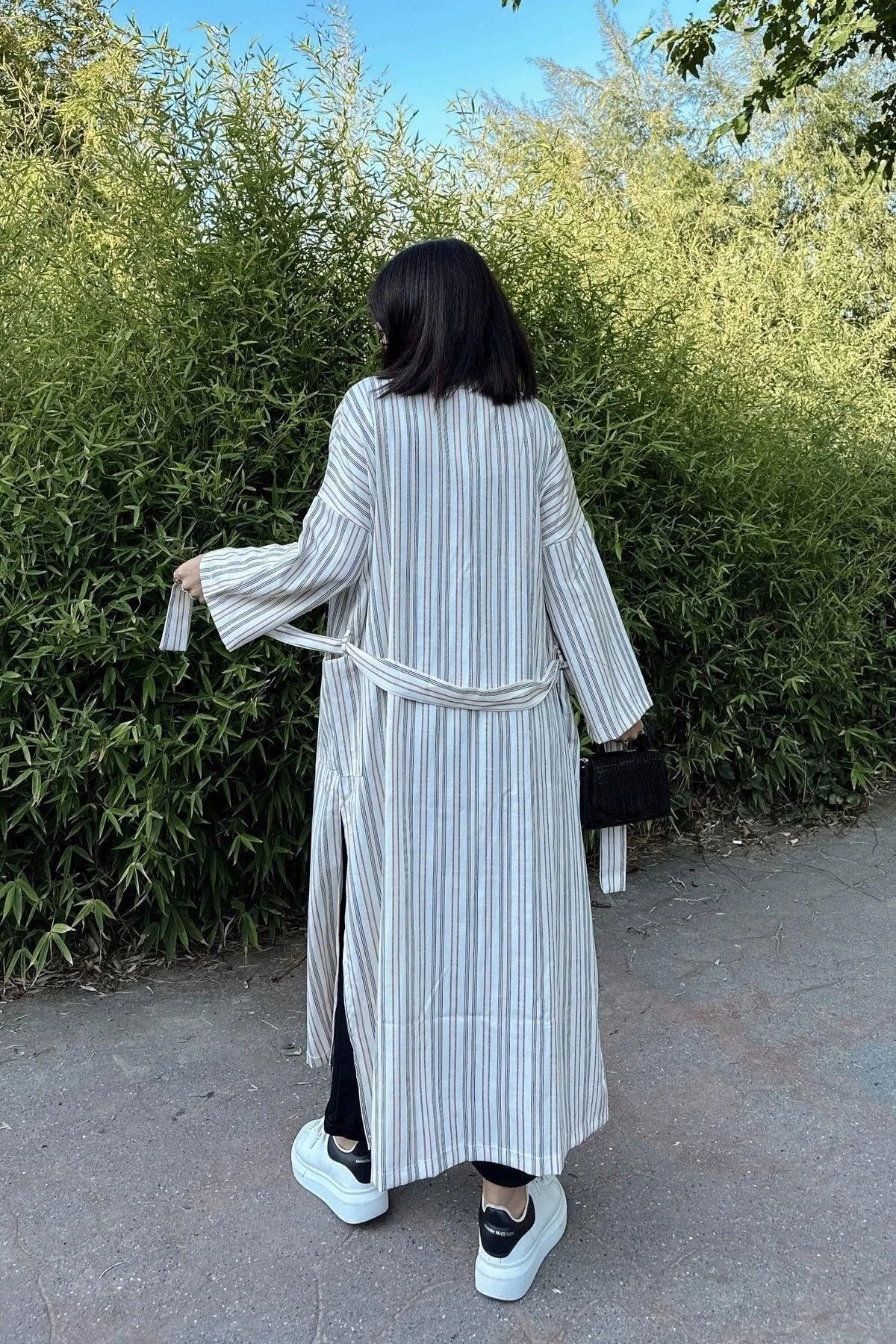 Kadın Haki & Ekru Çizgili Kruvaze Yaka, Kemerli, Salaş Kesim, Yırtmaçlı, Çizgili, Uzun Trençkot