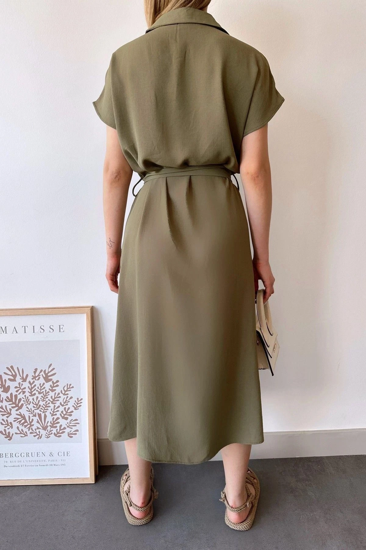 Kadın Haki Kısa Kol, Gömlek Yaka, Düz Desen, Çift Cepli, Aerobin Kumaş, Kuşaklı Maxi Elbise