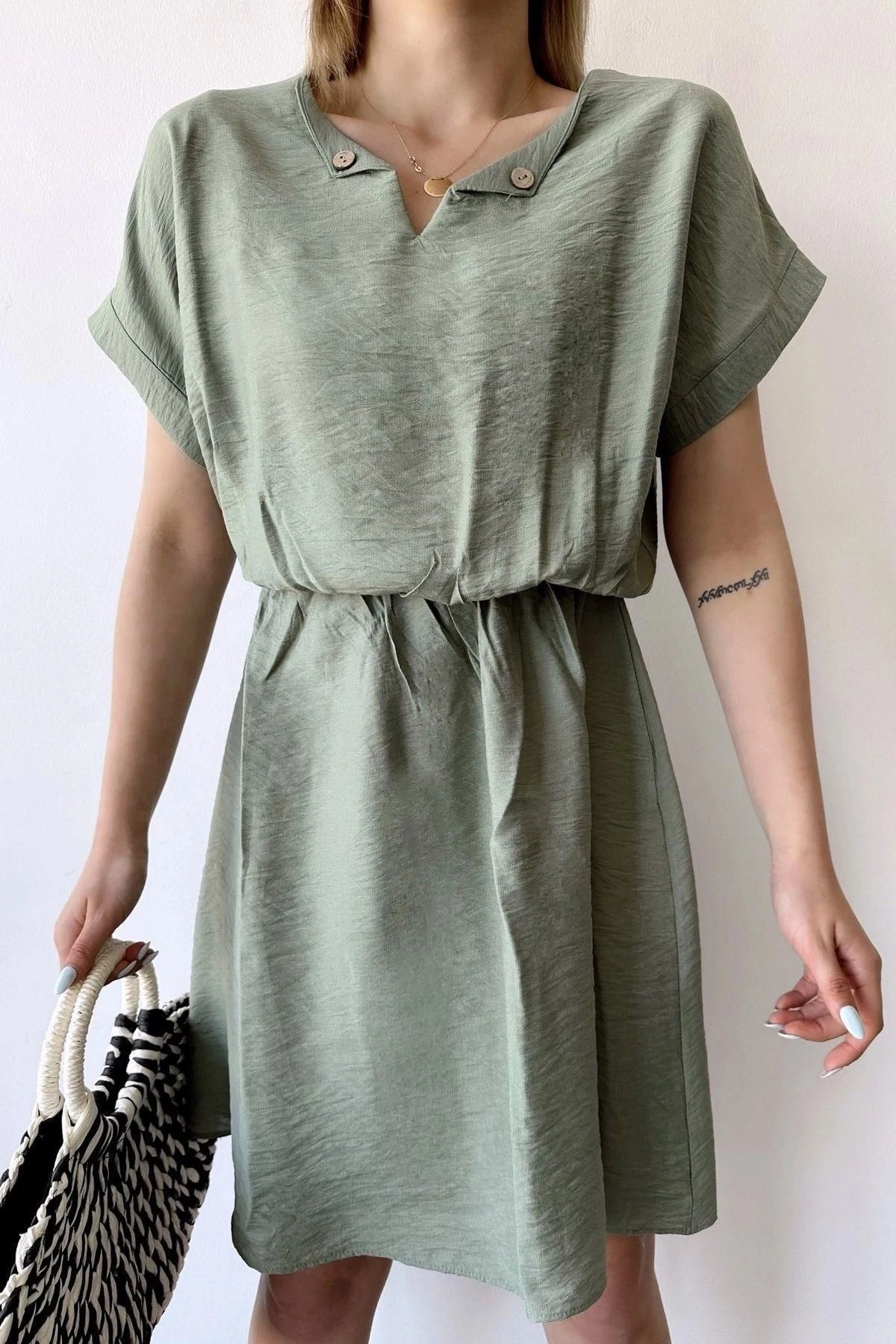 Kadın Haki Kısa Kol, Kalp Yaka, Dokulu Desen, Bele Oturan, Aerobin Lastikli Bel Midi Elbise