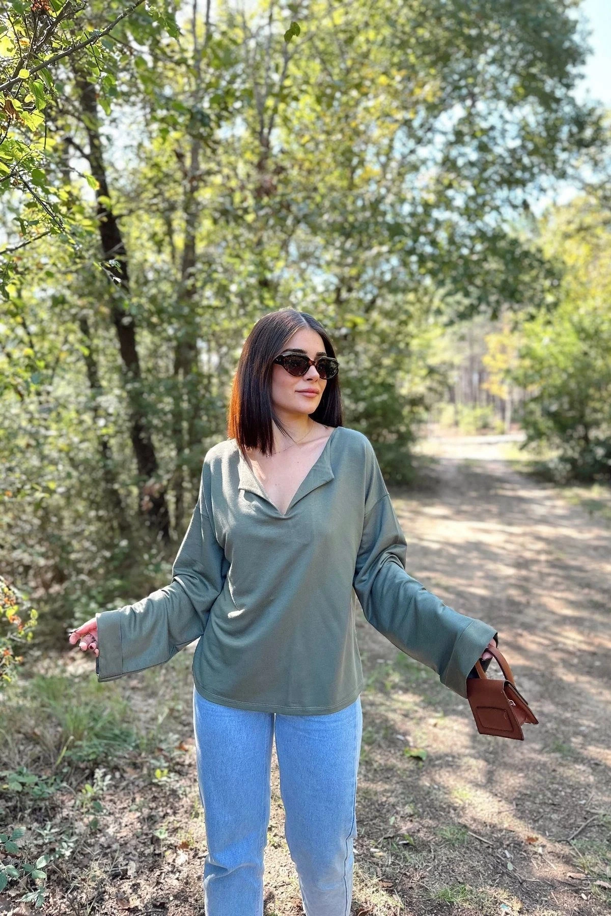 Kadın Haki Uzun Kol, Duble Manşet, Yırtmaçlı Yaka, Salaş Sweatshirt Bluz