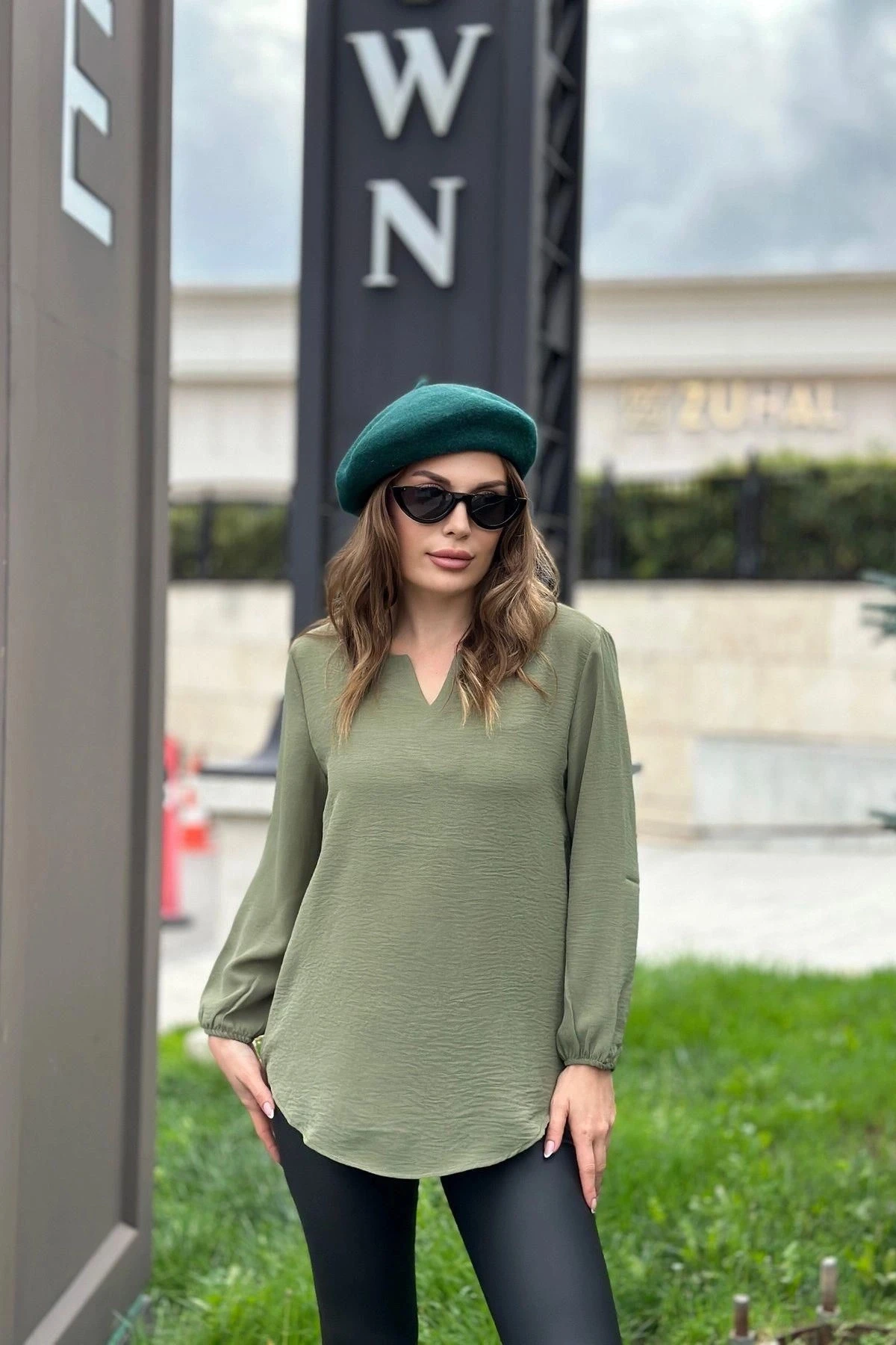 Kadın Haki Uzun Truvakar Kol, Öpücük Yaka, Basic Kesim Bluz - Tesettüre Uygun
