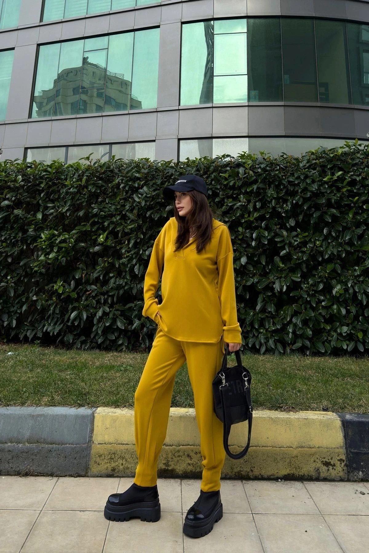 Kadın Hardal Scuba Kumaş, Rahat Kalıp, Pliseli Dar Paça Eşofman Altı