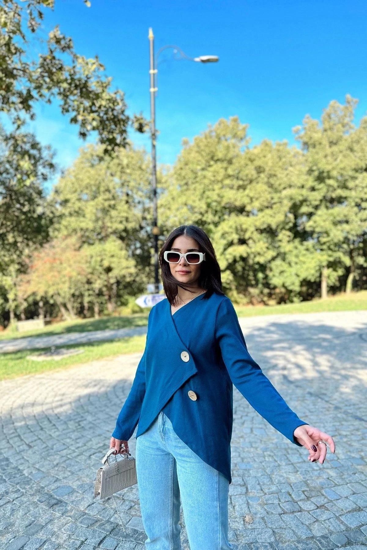 Kadın İndigo Asimetrik Kesim, Düğmeli, Salaş Hırka Bluz