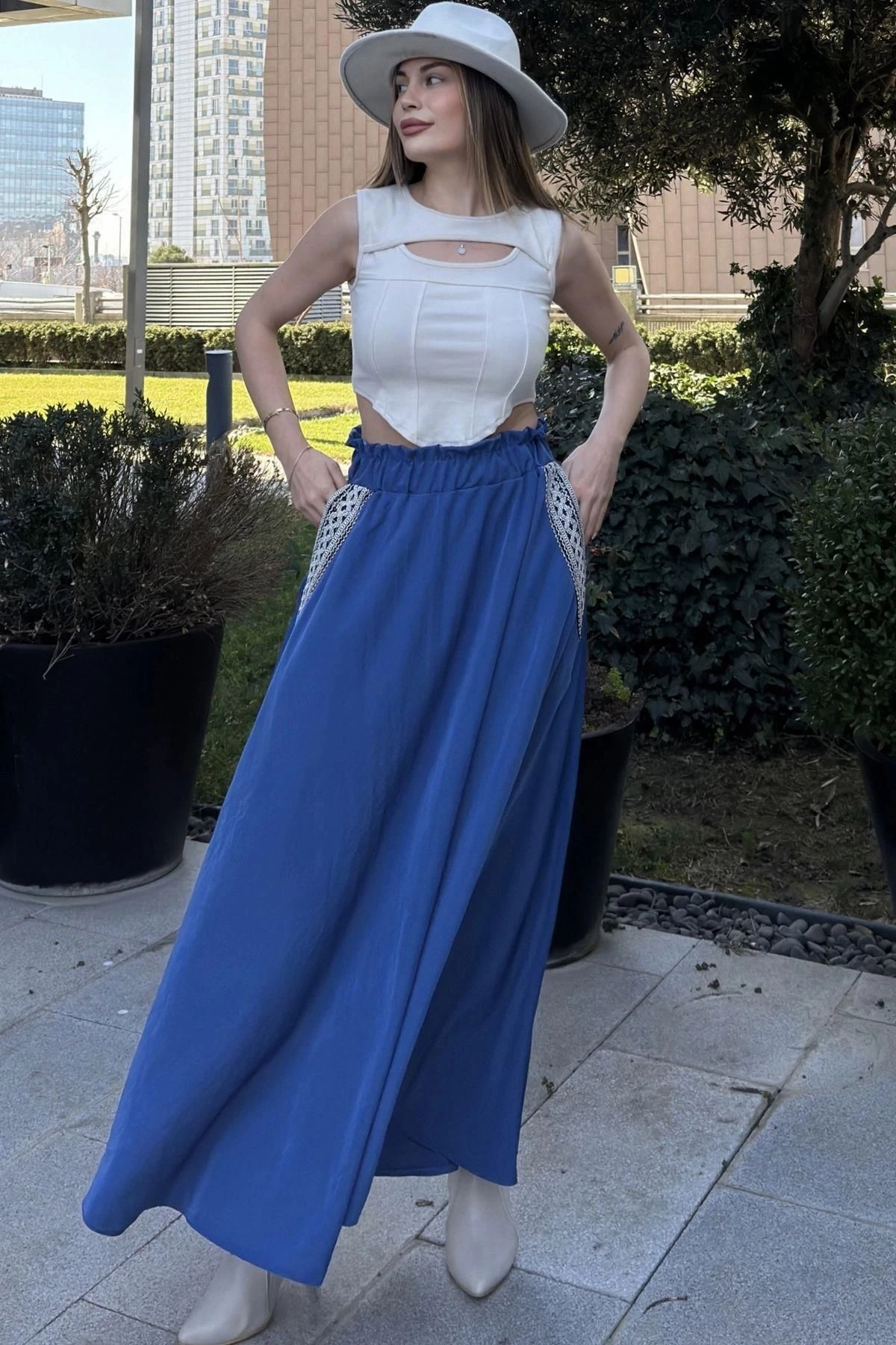 Kadın İndigo Beli Lastikli, Cepleri Hasır İşlemeli, Rahat Kesim, Uzun Kiloş Etek