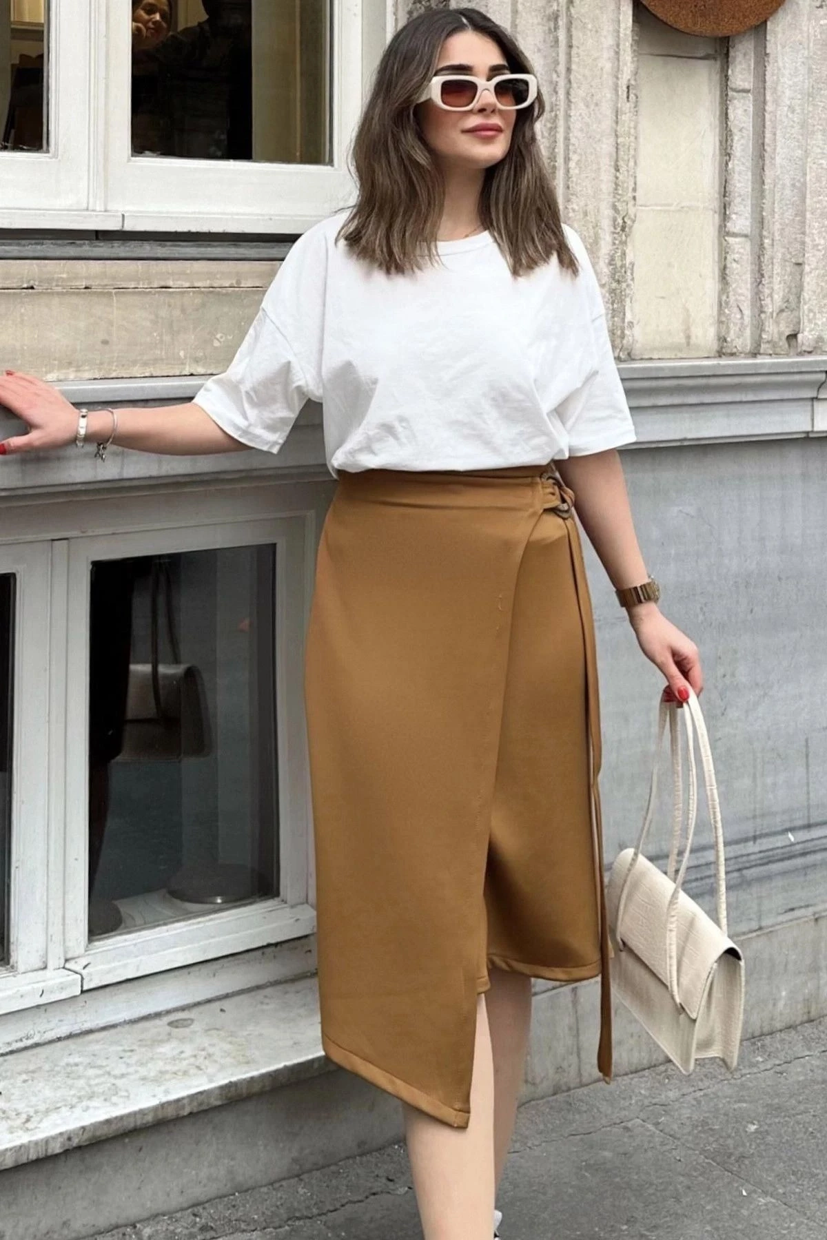 Kadın Kahve Asimetrik Kesim, Toka Ve Yandan Bağlama Detaylı, Scuba Etek