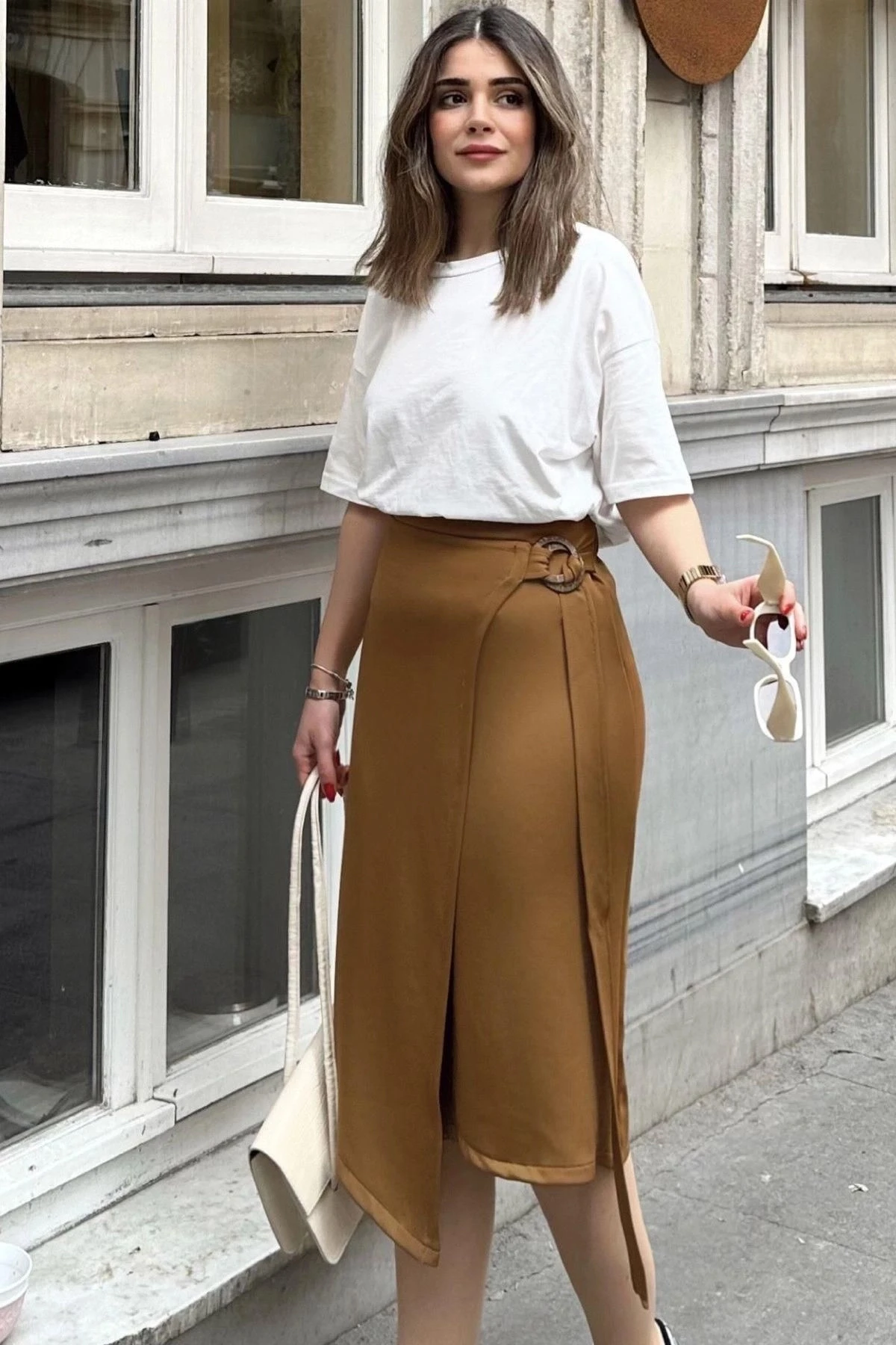 Kadın Kahve Asimetrik Kesim, Toka Ve Yandan Bağlama Detaylı, Scuba Etek