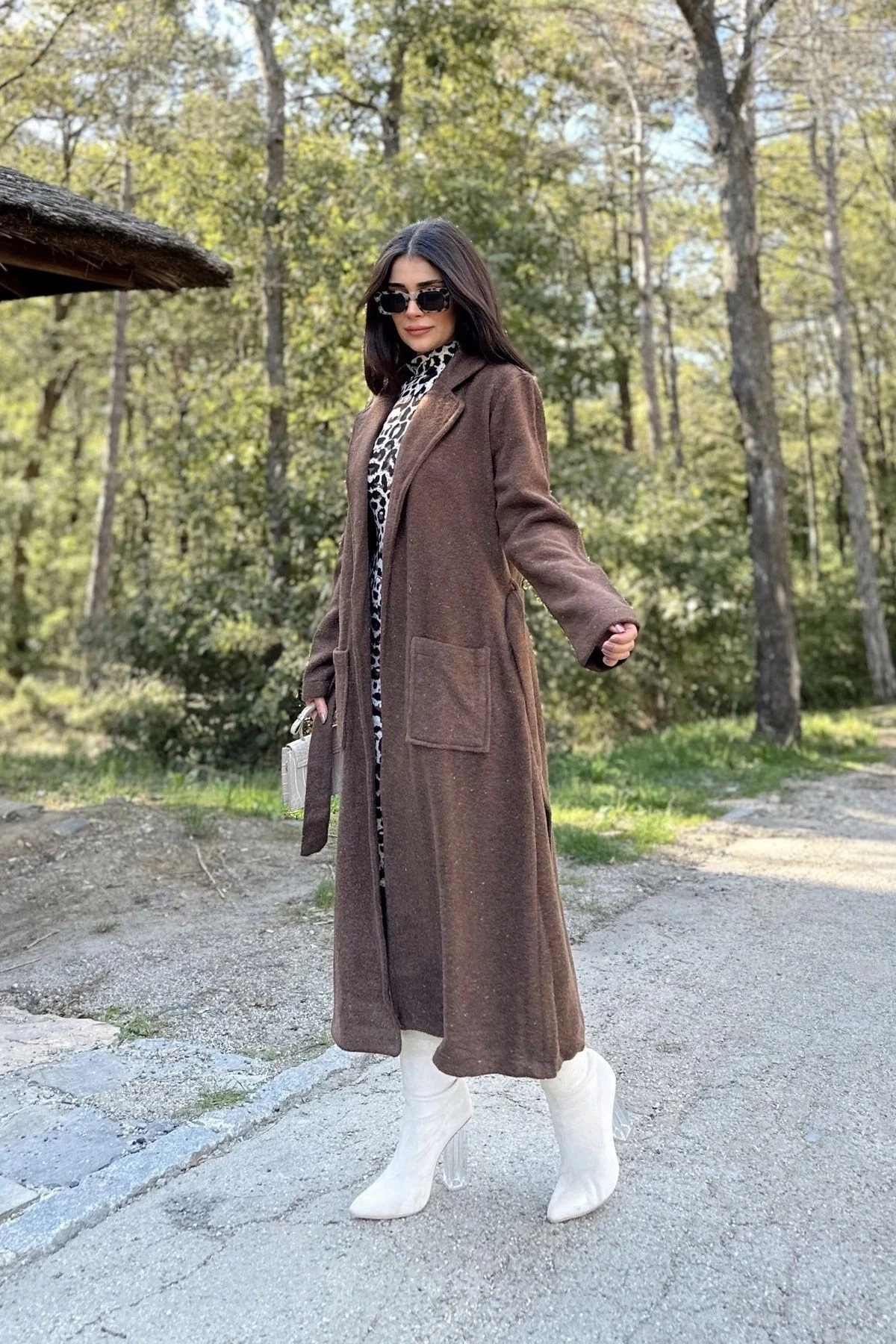 Kadın Kahve Çift Cepli, Beli Kemerli, Düğmesiz, Uzun Kaşe Kaban