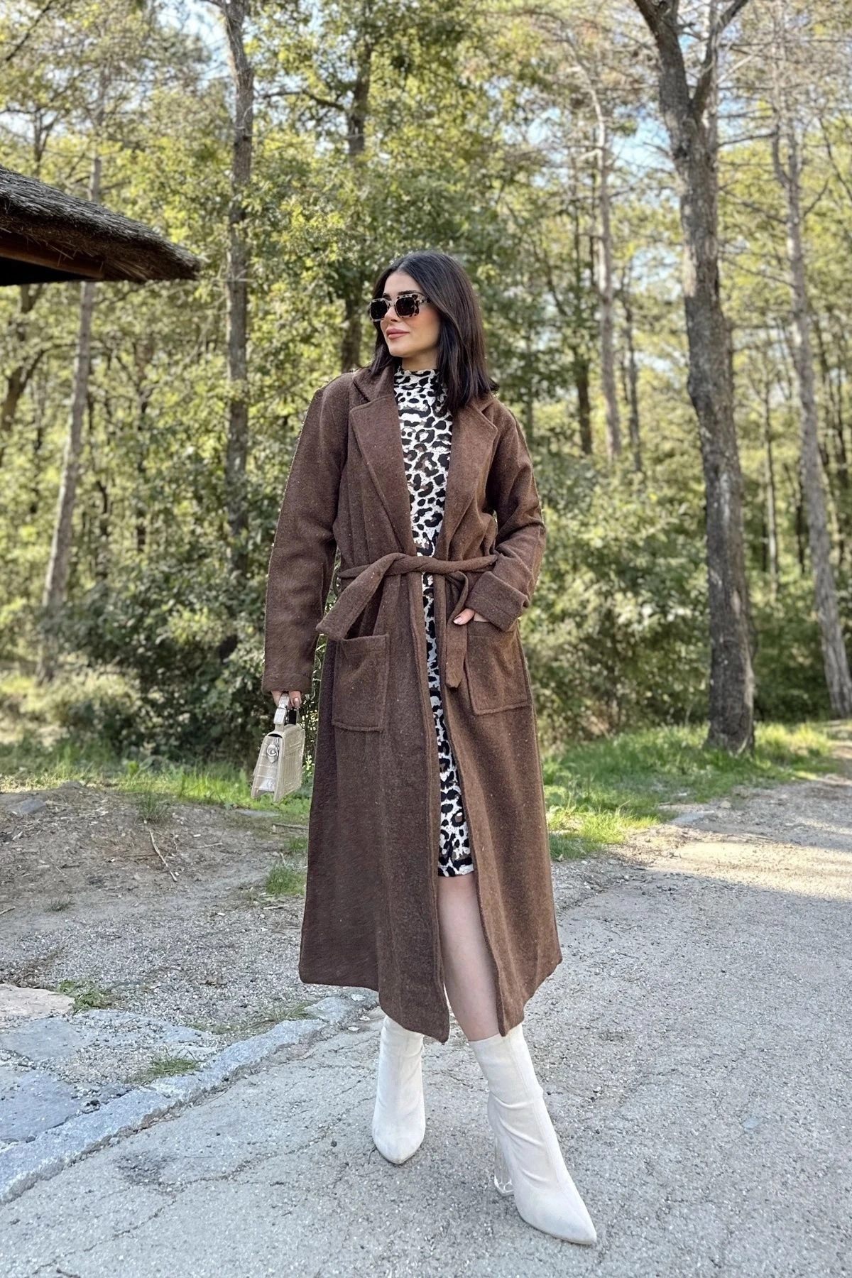 Kadın Kahve Çift Cepli, Beli Kemerli, Düğmesiz, Uzun Kaşe Kaban