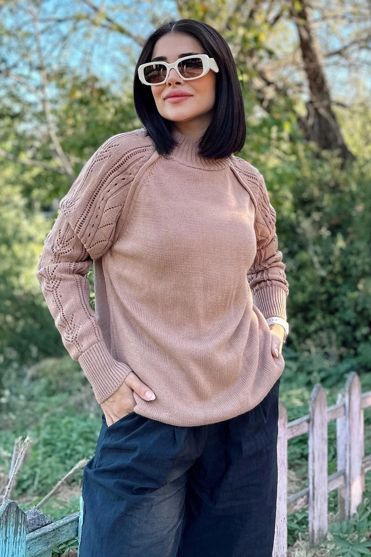 Kadın Kahve Yüksek Yaka, Desenli Uzun Kol Detaylı, Yumuşak Dokulu, Salaş Triko Kazak