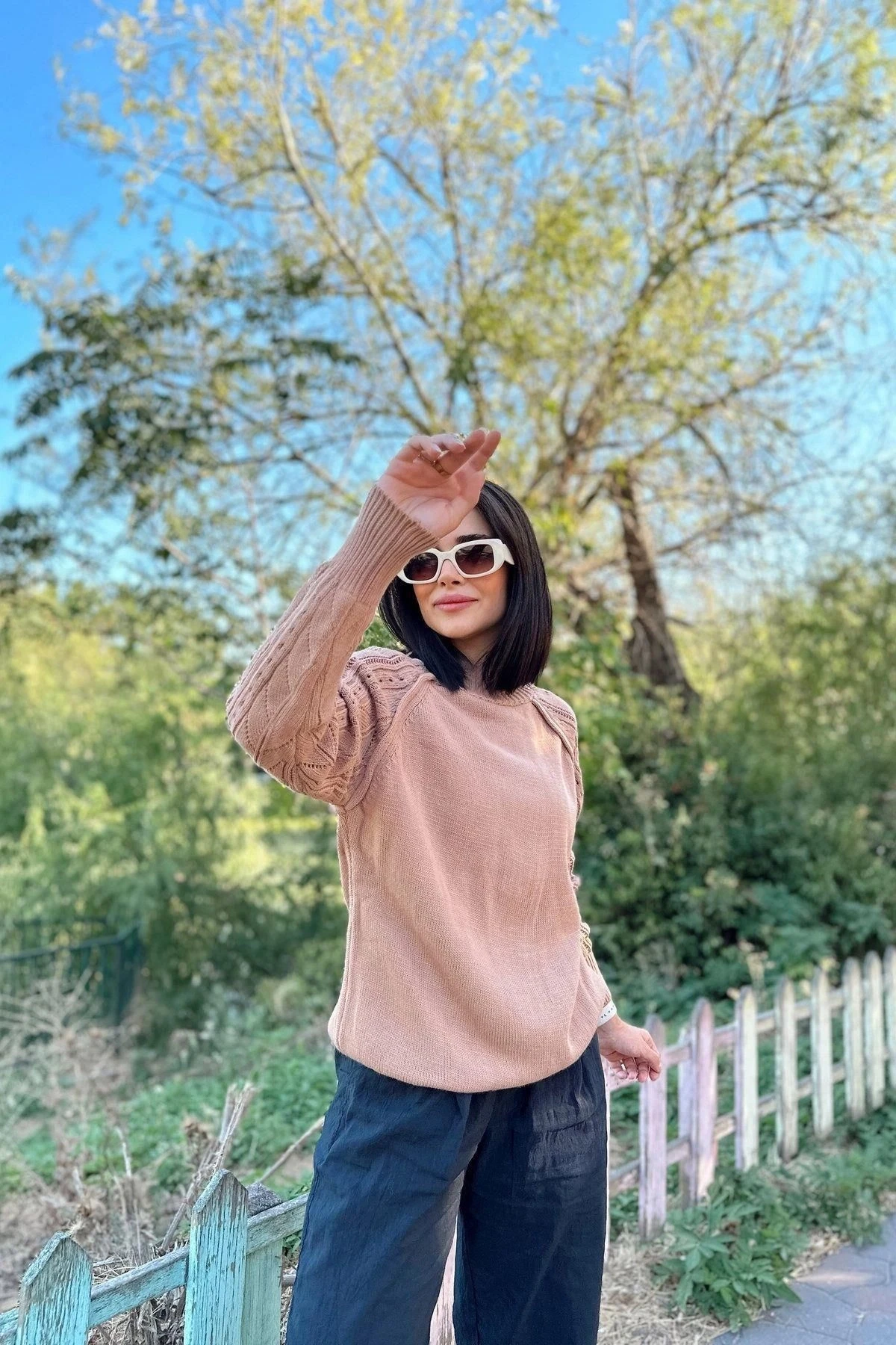 Kadın Kahve Yüksek Yaka, Desenli Uzun Kol Detaylı, Yumuşak Dokulu, Salaş Triko Kazak