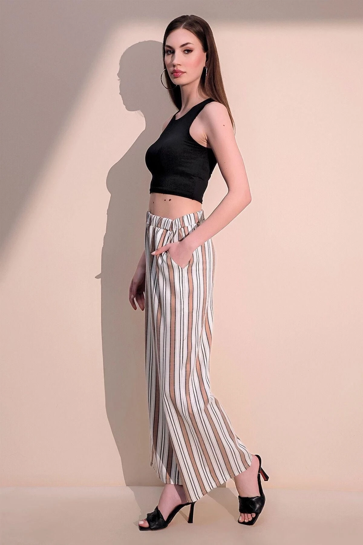 Kadın Kahverengi Dik Çizgili Beli Lastikli Cepli Salaş Keten Pantolon - Tesettüre Uygun