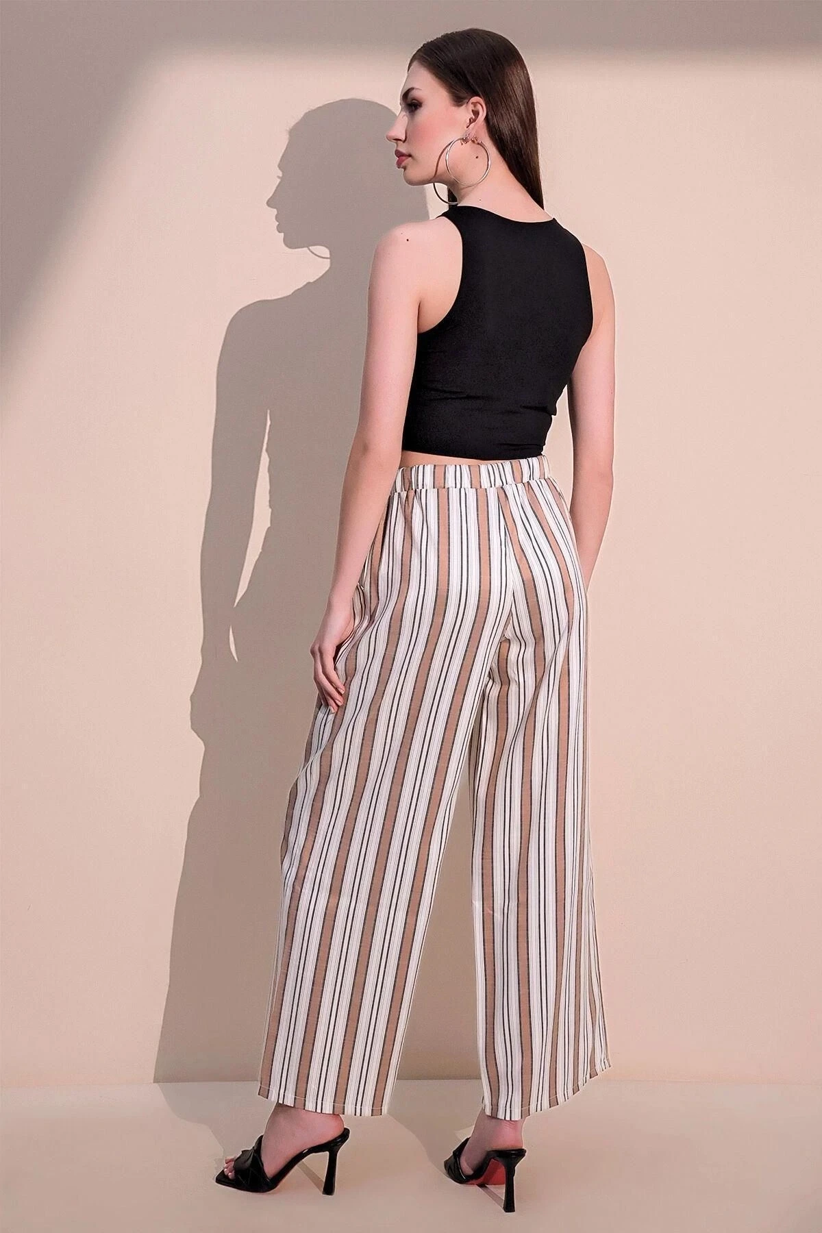 Kadın Kahverengi Dik Çizgili Beli Lastikli Cepli Salaş Keten Pantolon - Tesettüre Uygun