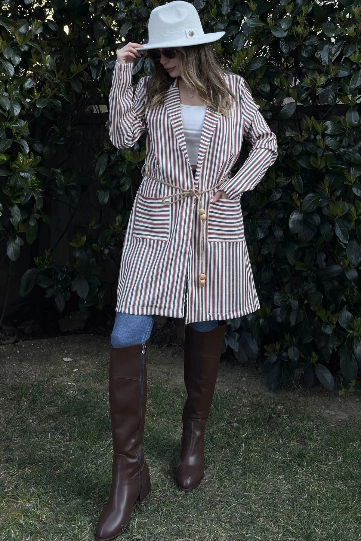 Kadın Kiremit & Ekru Çizgili, Hasır İp Kemerli, İki Cepli, Uzun Keten Ceket