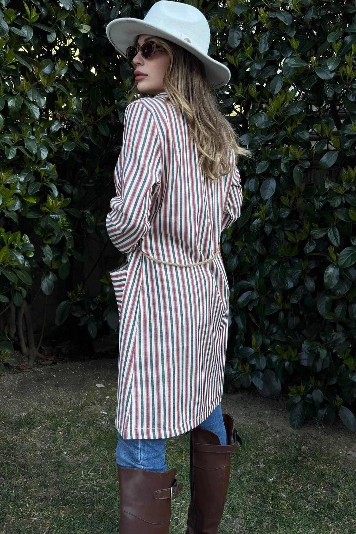 Kadın Kiremit & Ekru Çizgili, Hasır İp Kemerli, İki Cepli, Uzun Keten Ceket