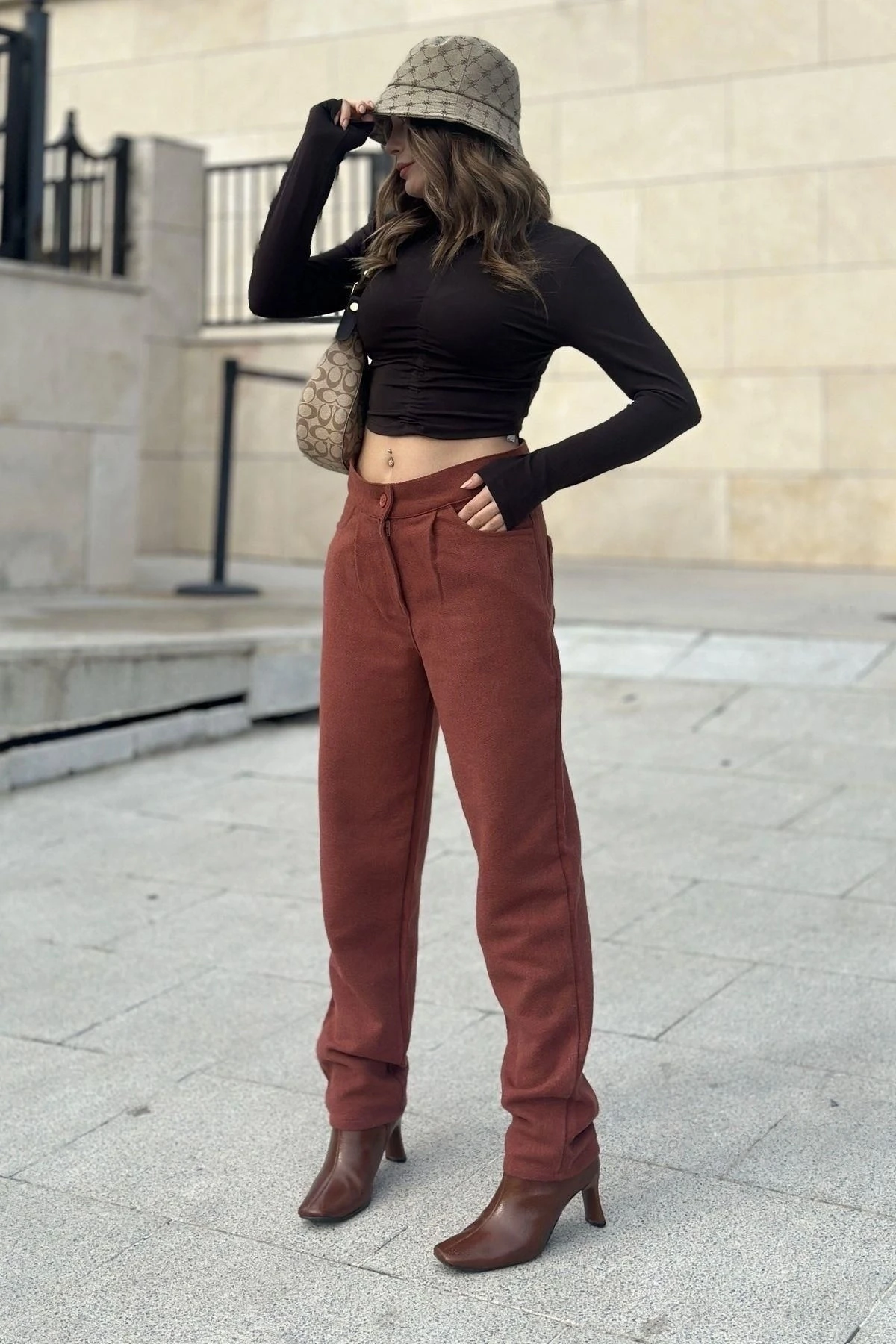 Kadın Kiremit Yüksek Bel, Kaşe Kumaş, Rahat Kalıp, Regular Kesim, Pliseli, Cepli Pantolon