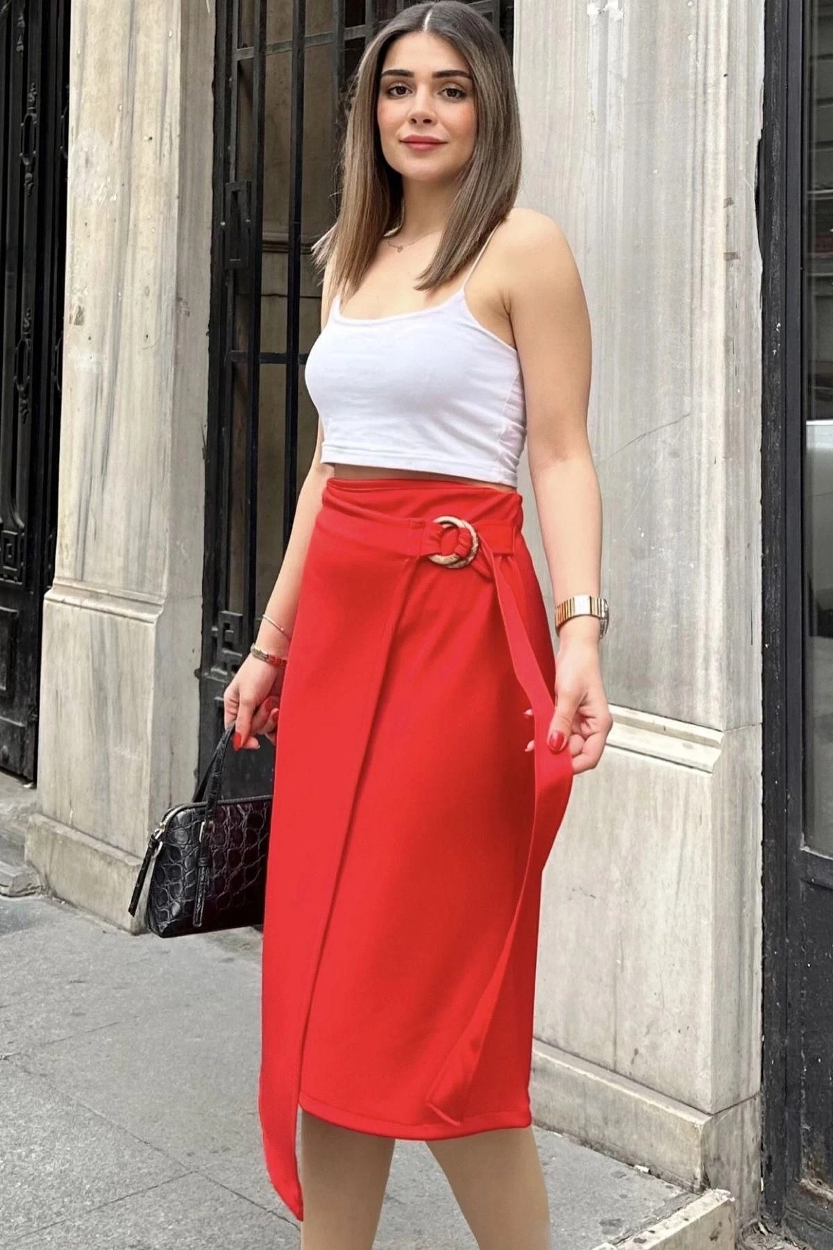 Kadın Kırmızı Asimetrik Kesim, Toka Ve Yandan Bağlama Detaylı, Scuba Etek