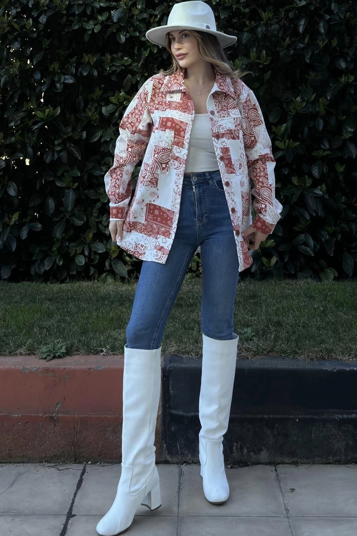 Kadın Kırmızı Desenli Gabardin Kumaş, Eteği Oval Kesim, Cepli, Oversize Gömlek