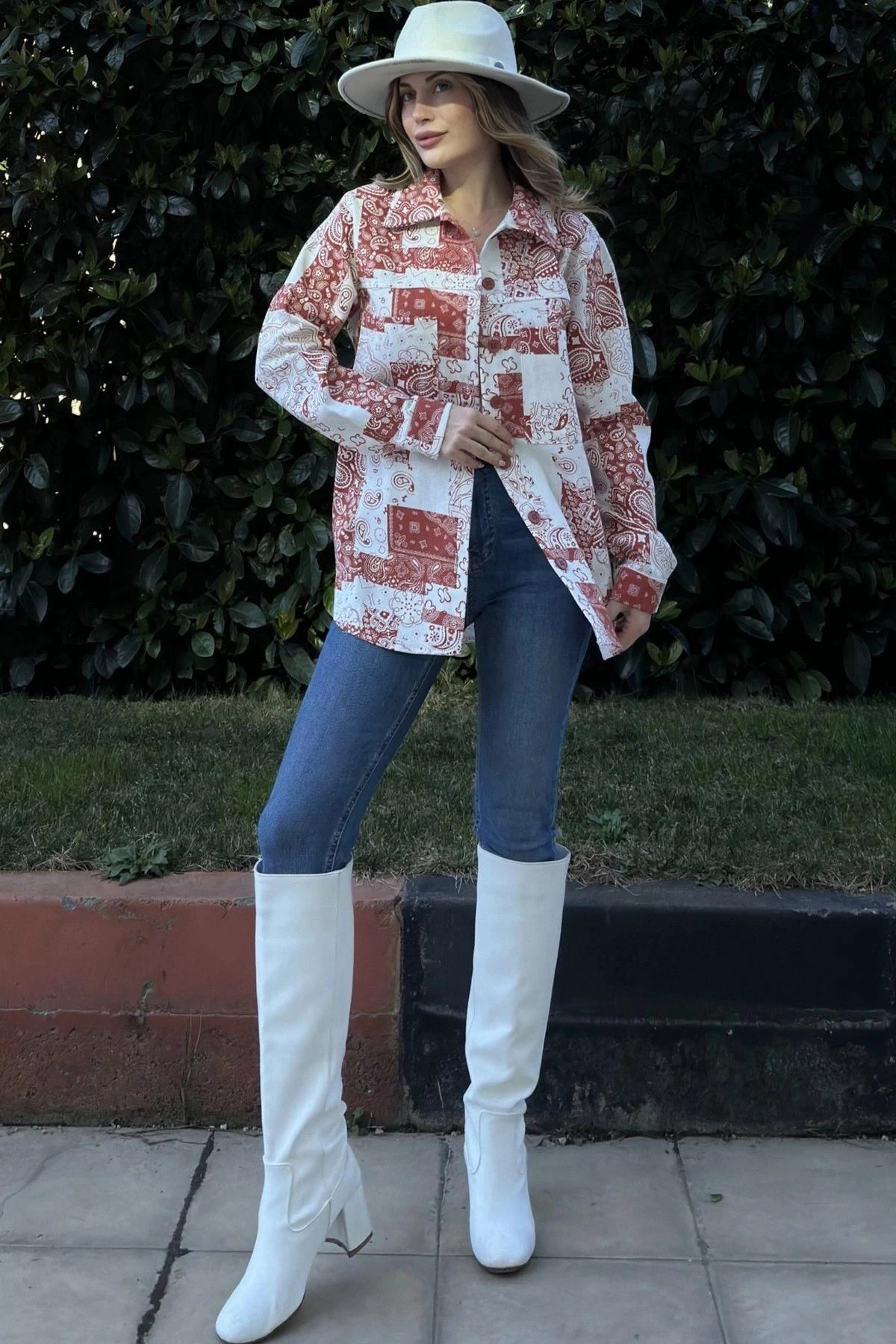 Kadın Kırmızı Desenli Gabardin Kumaş, Eteği Oval Kesim, Cepli, Oversize Gömlek