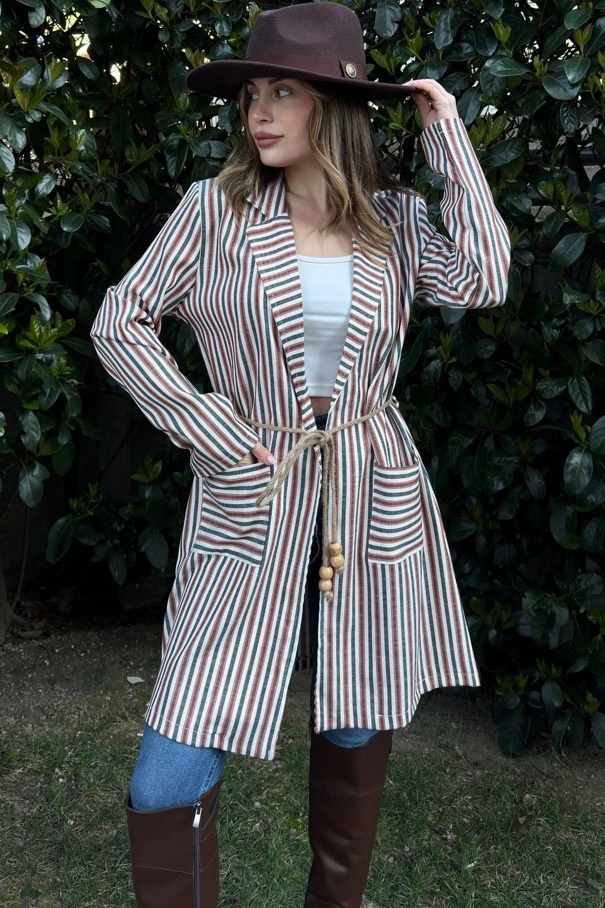 Kadın Kırmızı & Ekru Çizgili, Hasır İp Kemerli, İki Cepli, Uzun Keten Ceket